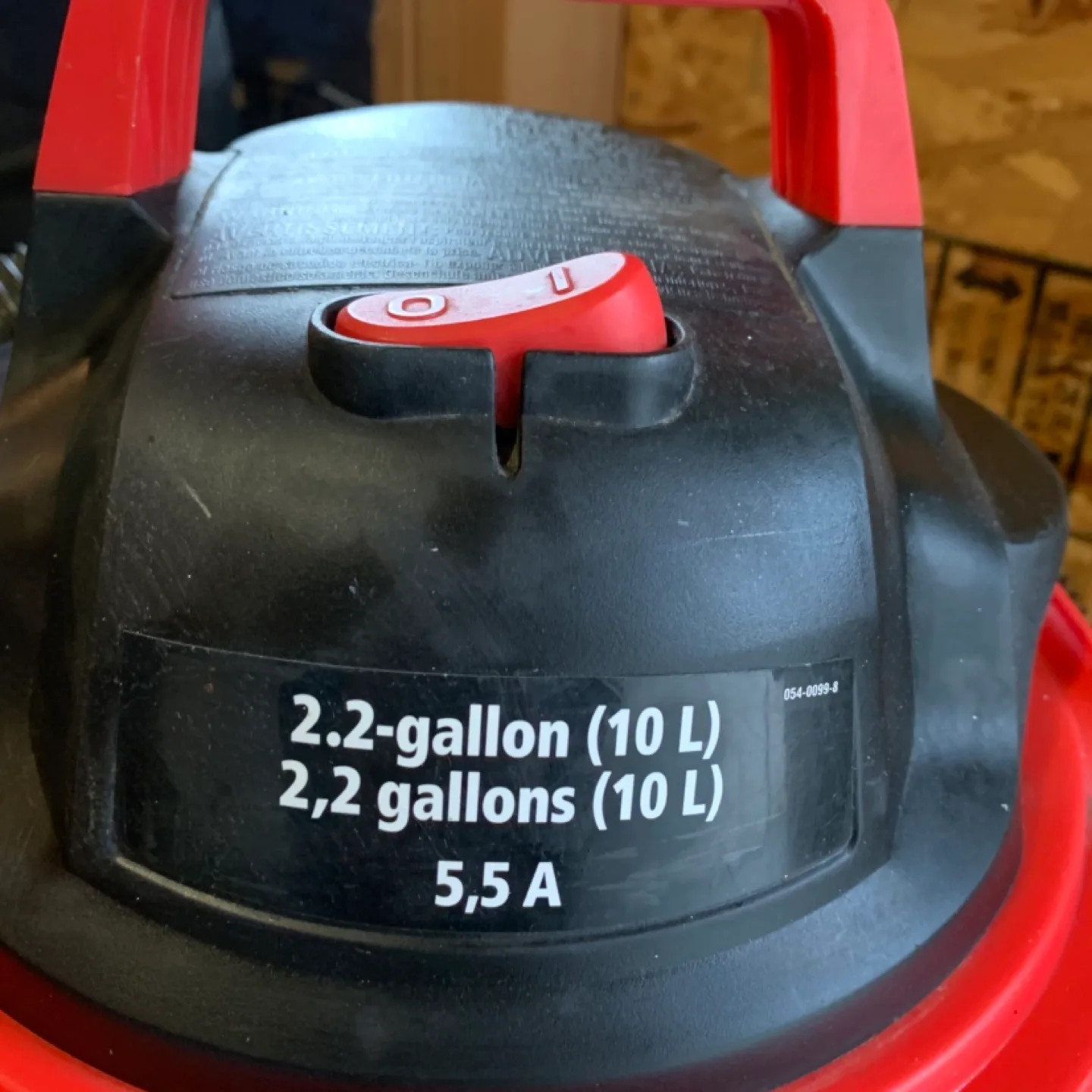 Jobmate 2.2-gallon Wet/Dry Vacuum image indicator(3)