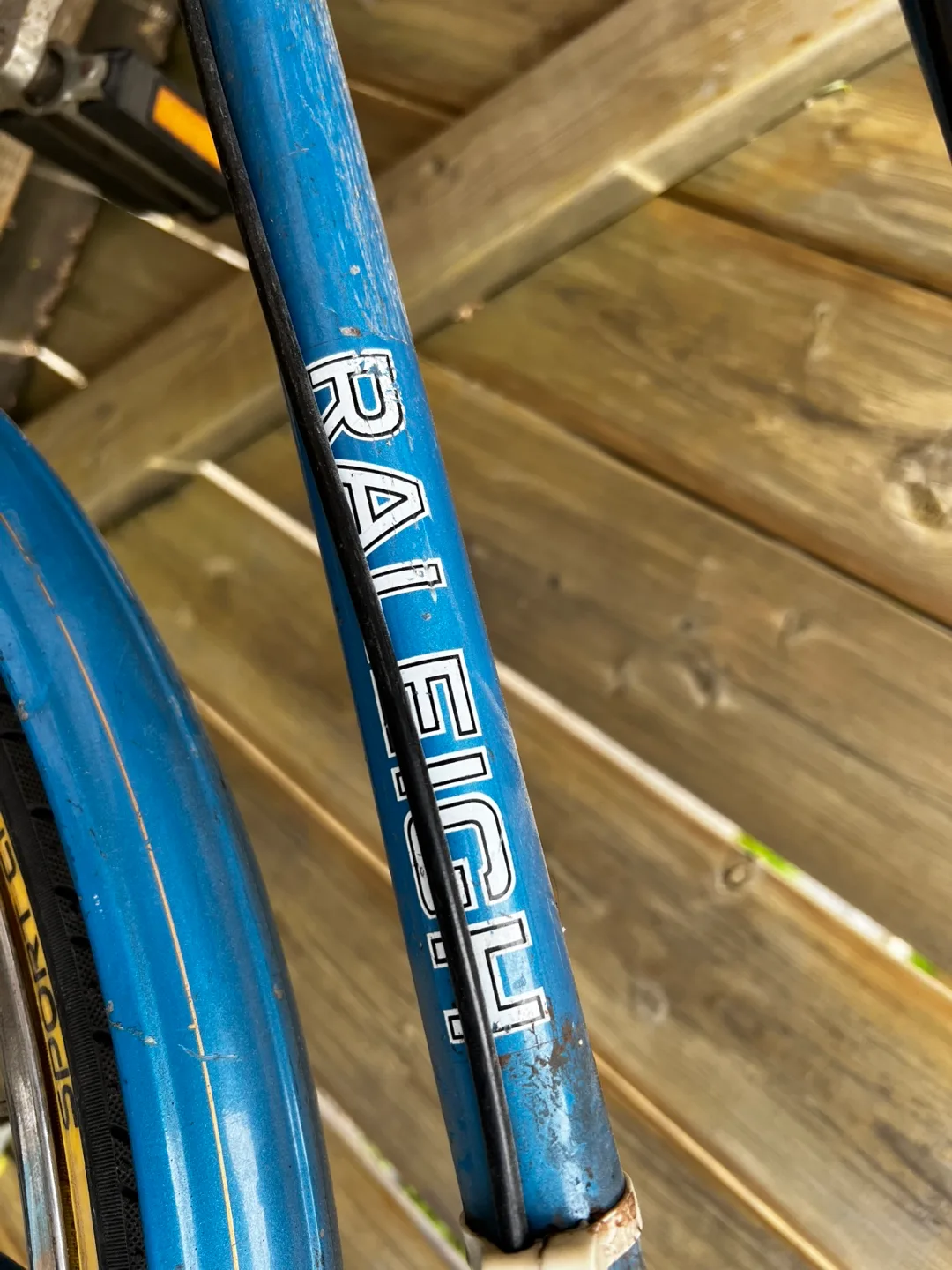 Vintage Raleigh Bicycle image indicator(2)