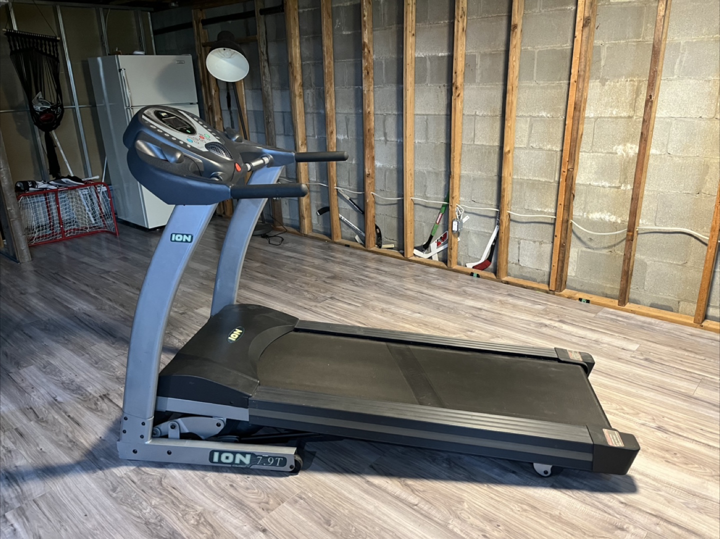 ION Treadmill - Excellent Condition - photo 2