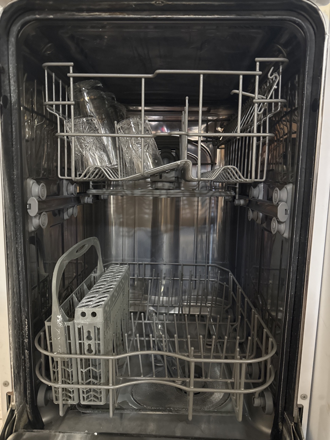 Portable RCA RDW1809-WHITE Built-in Dishwasher - photo 2