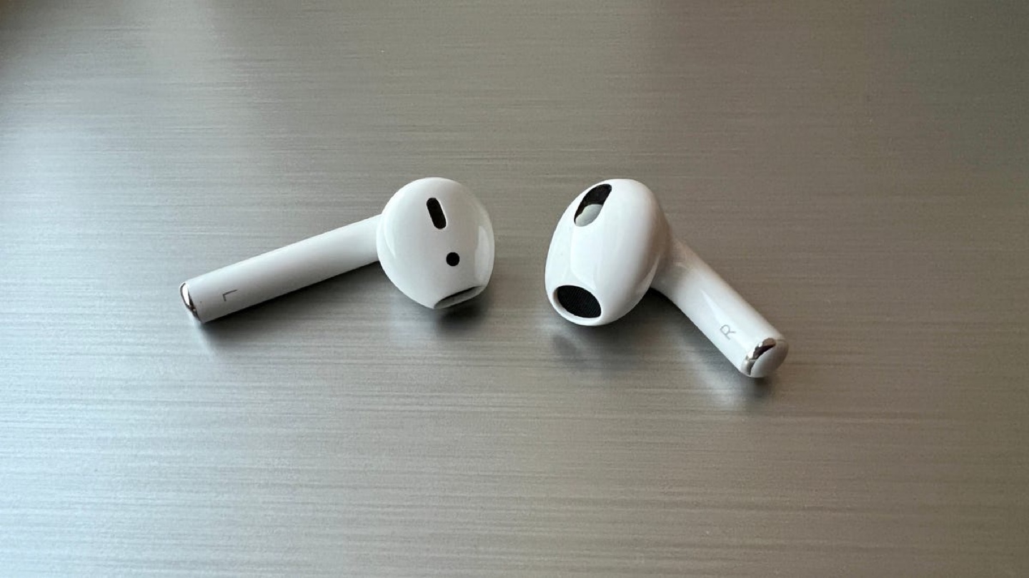 Apple AirPods 2 - photo 3
