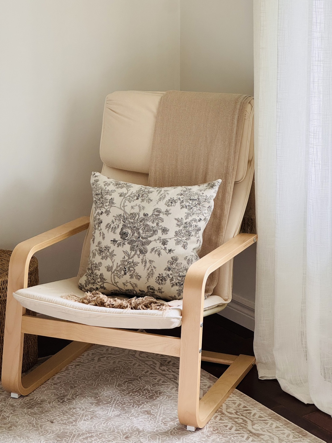 IKEA PELLO Armchair – Holmby Natural | Excellent Condition - photo 3