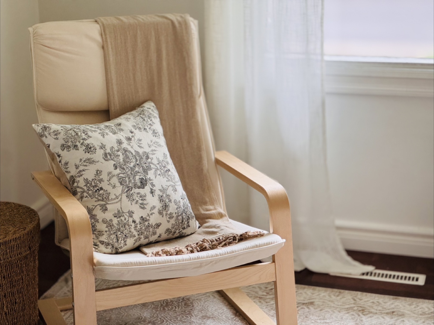 IKEA PELLO Armchair – Holmby Natural | Excellent Condition - photo 5