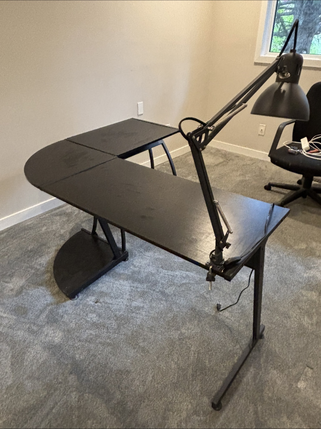 Corner Computer Desk with Lamp