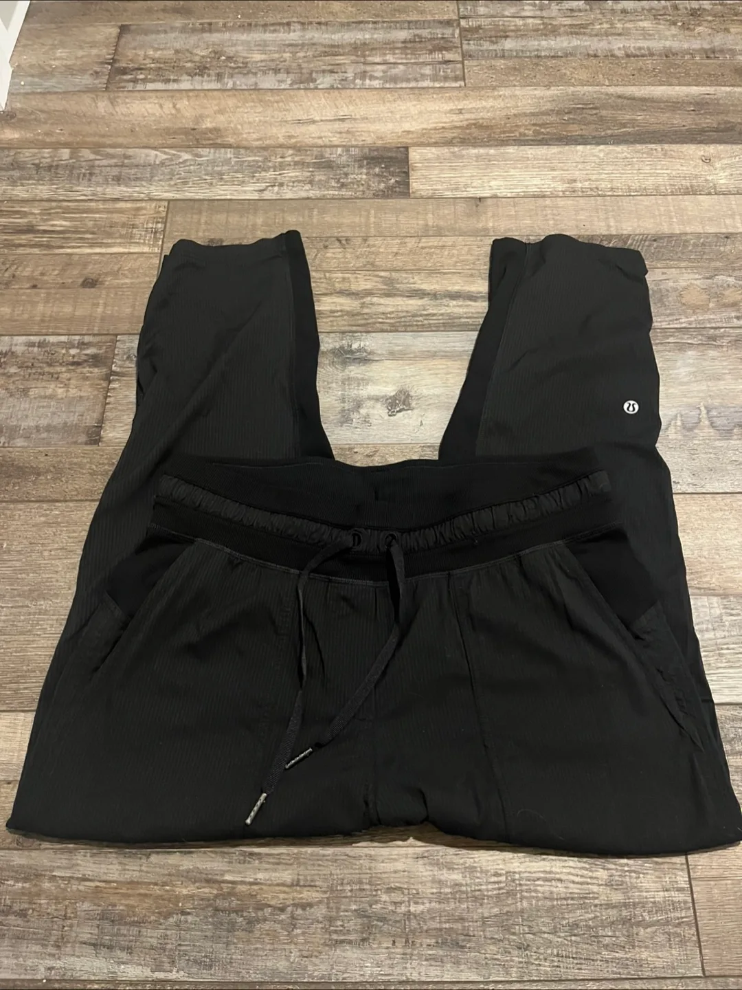 Lululemon Dance Studio Mid-Rise Crop 25" thumbnail