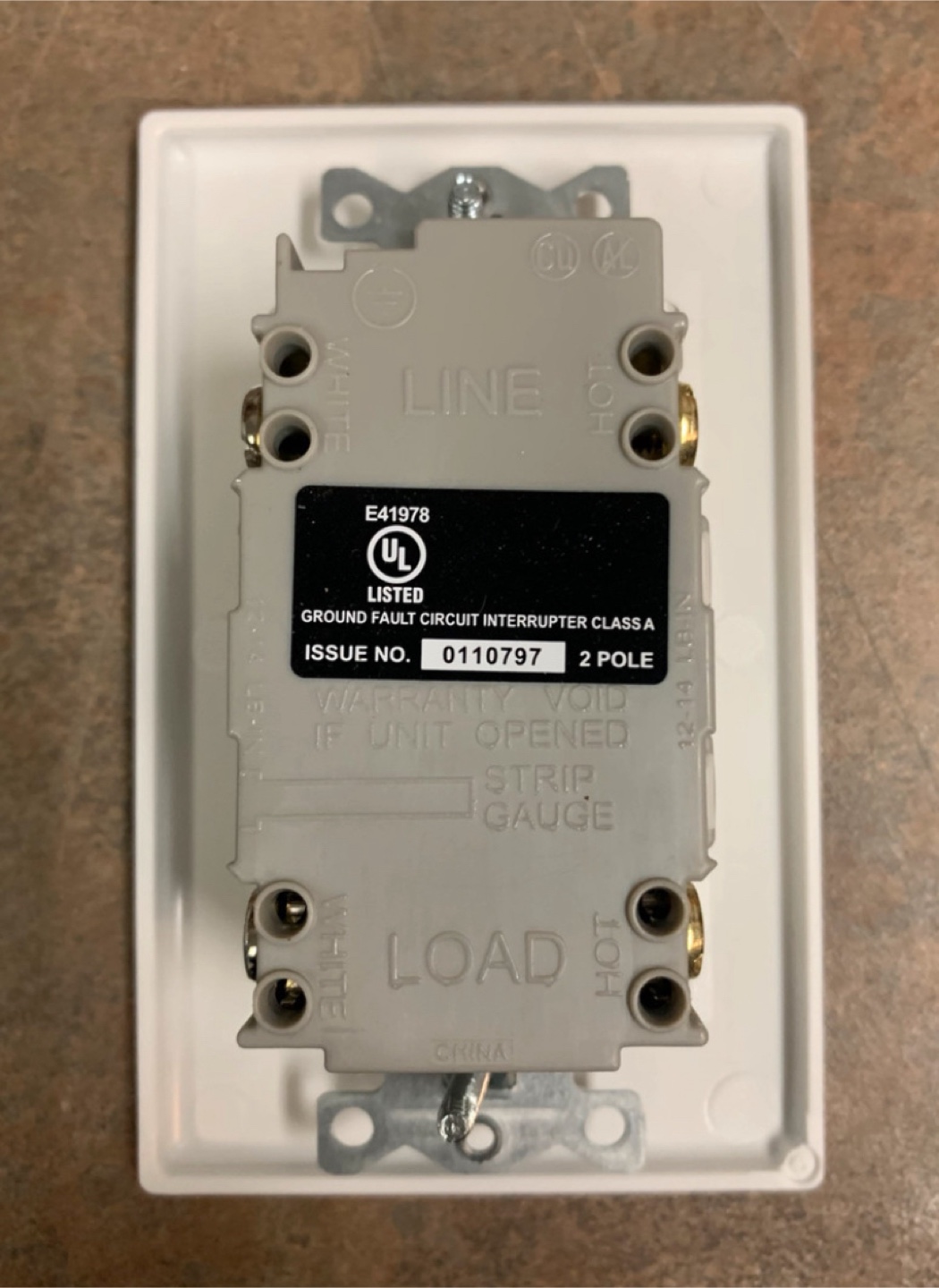 Hubbell GFCI, 20 Amp, 125V, Receptacle, Brand New - photo 3