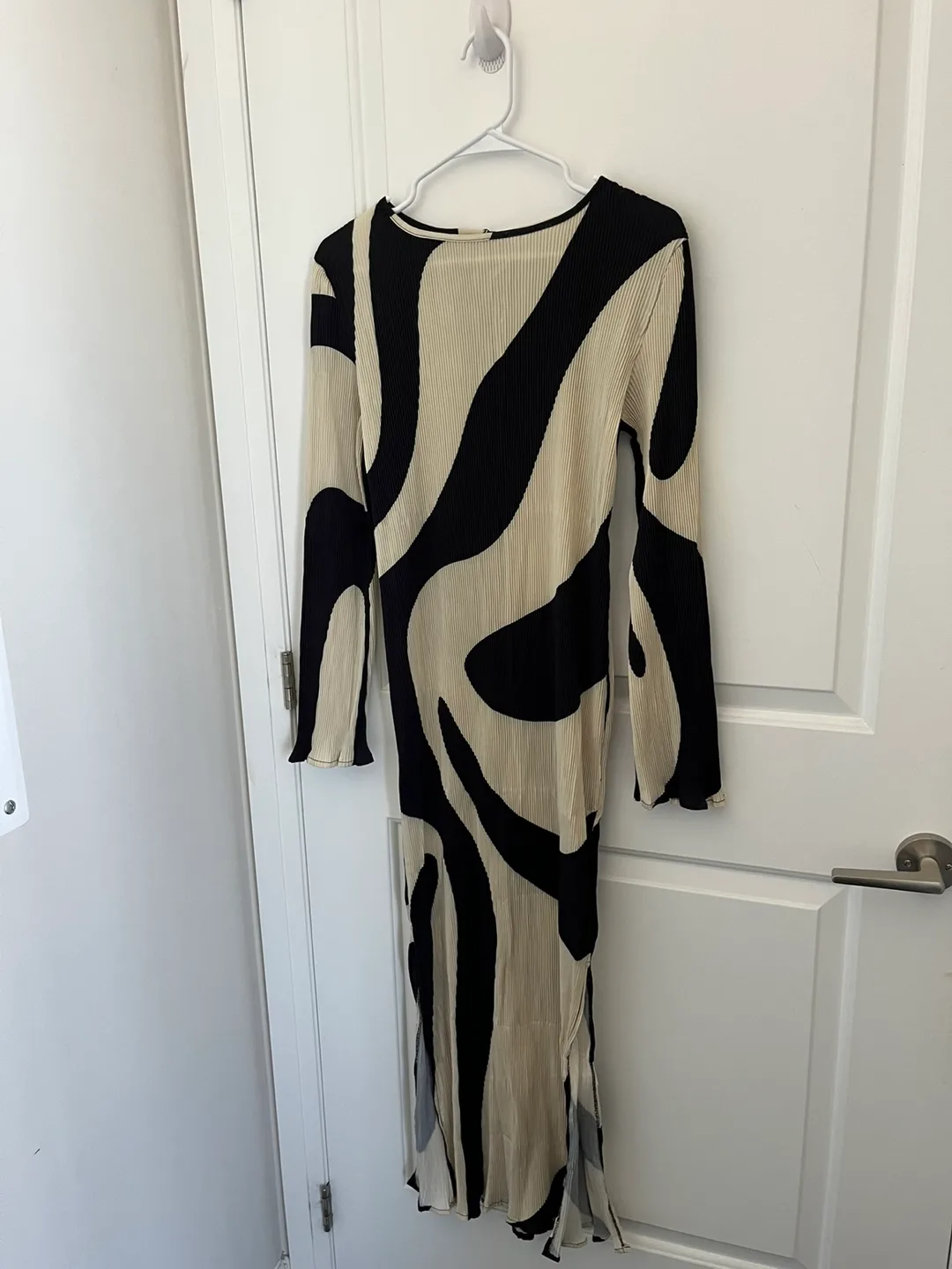 Abstract Print Pleated Dress thumbnail