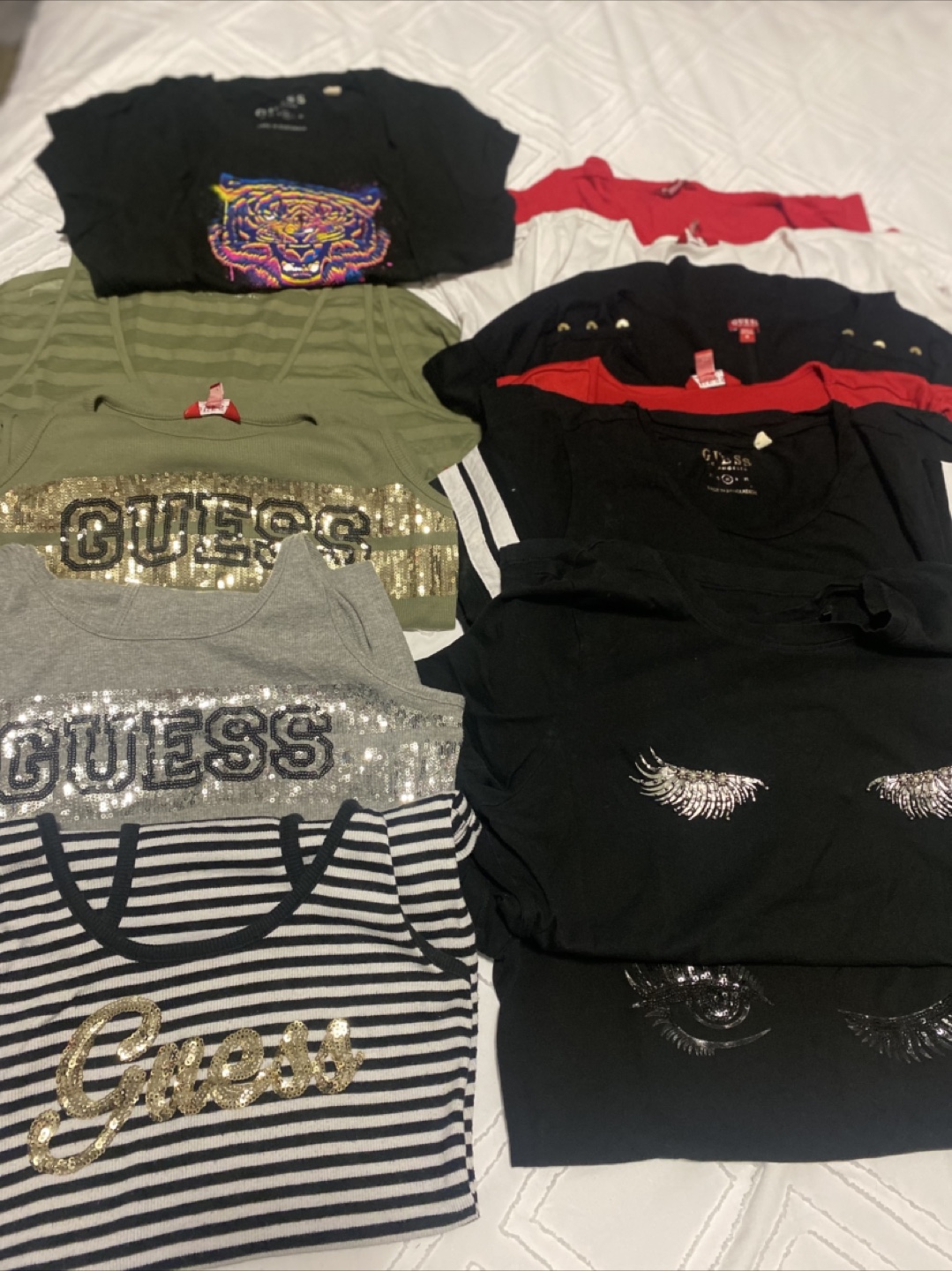Bundle of Guess tops and tanks