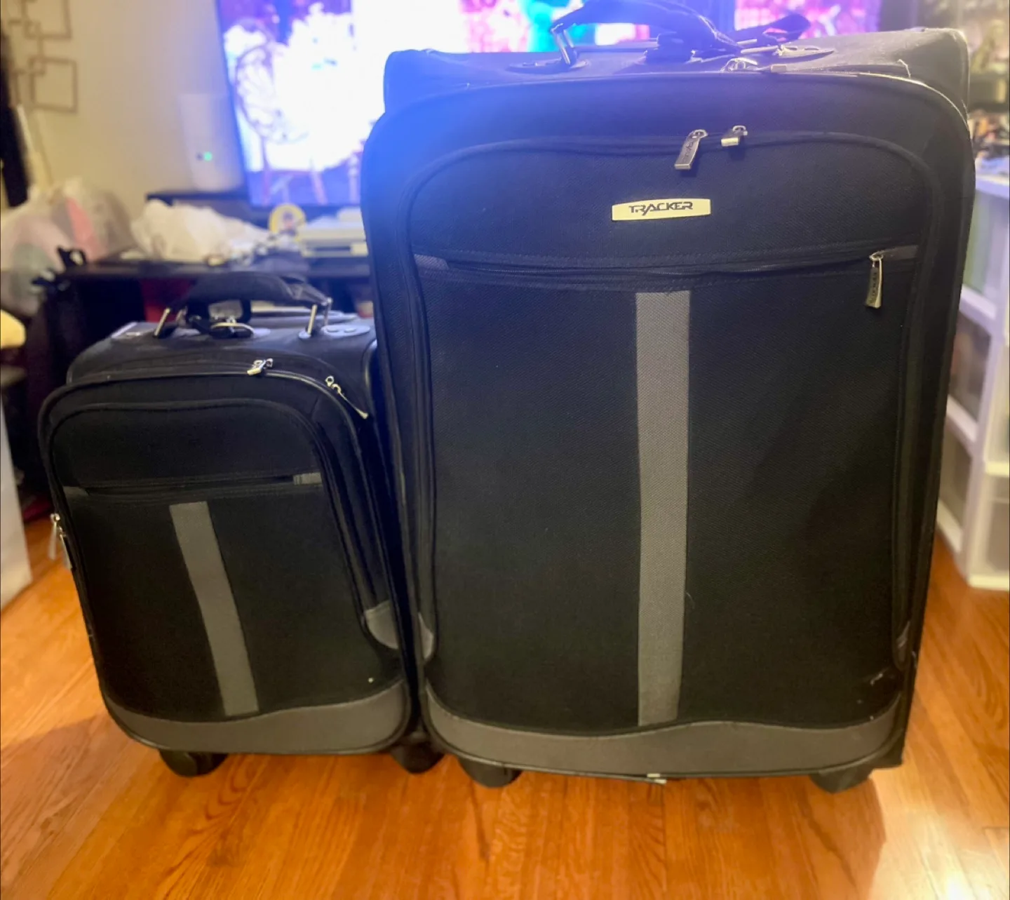 Travel Set: Tracker Rolling Suitcases set of 2 thumbnail