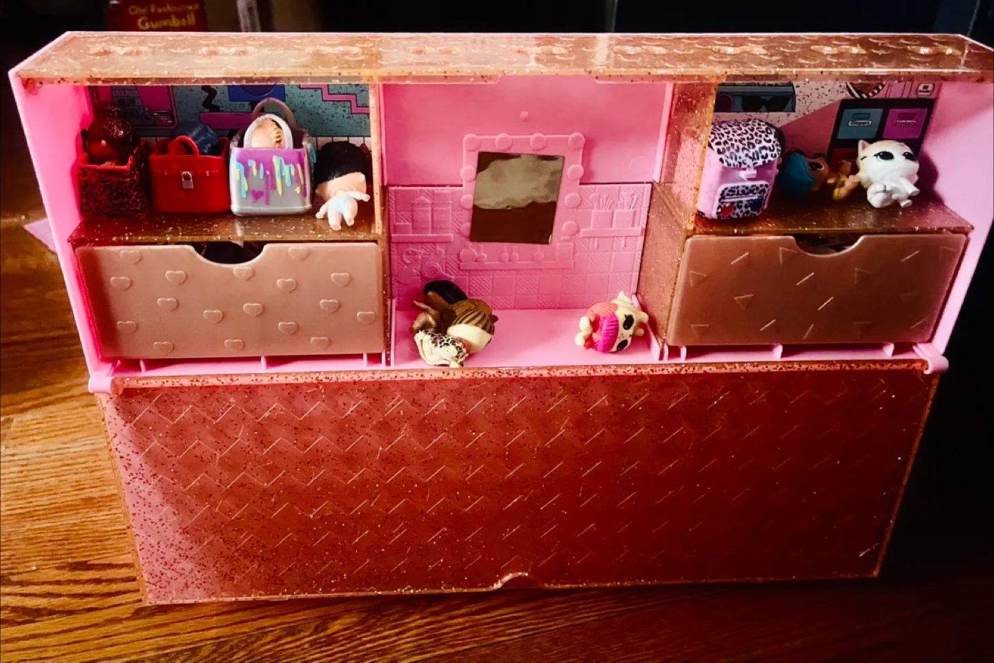 LOL Surprise! Playset, with Multi-Tier Display Stand image indicator(4)