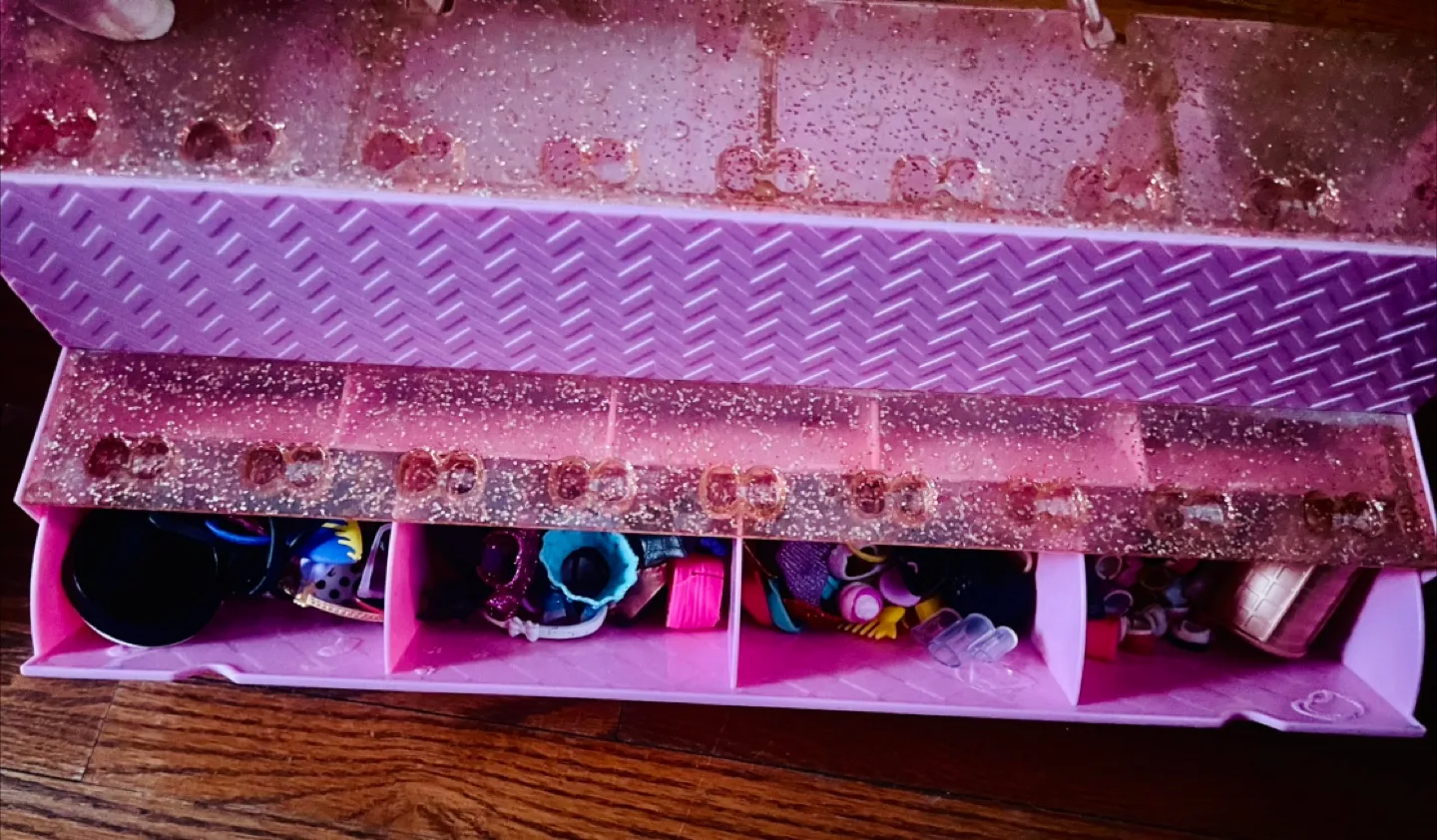 LOL Surprise! Playset, with Multi-Tier Display Stand image indicator(6)