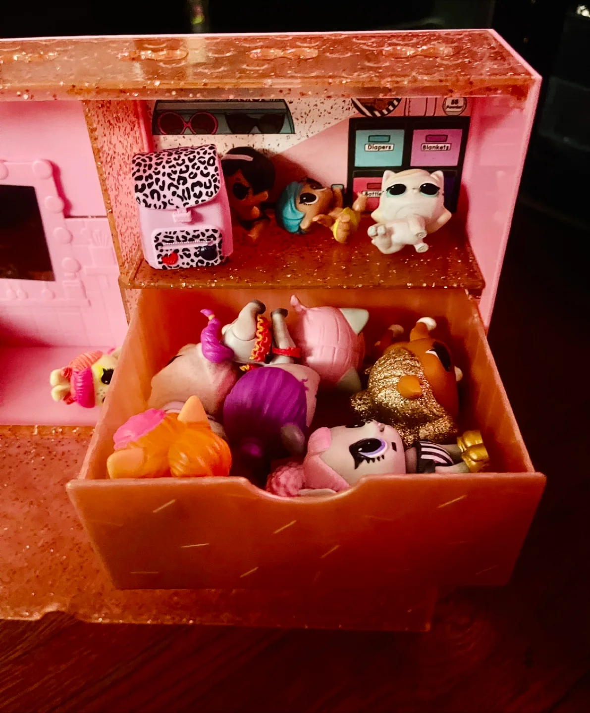 LOL Surprise! Playset, with Multi-Tier Display Stand image indicator(5)