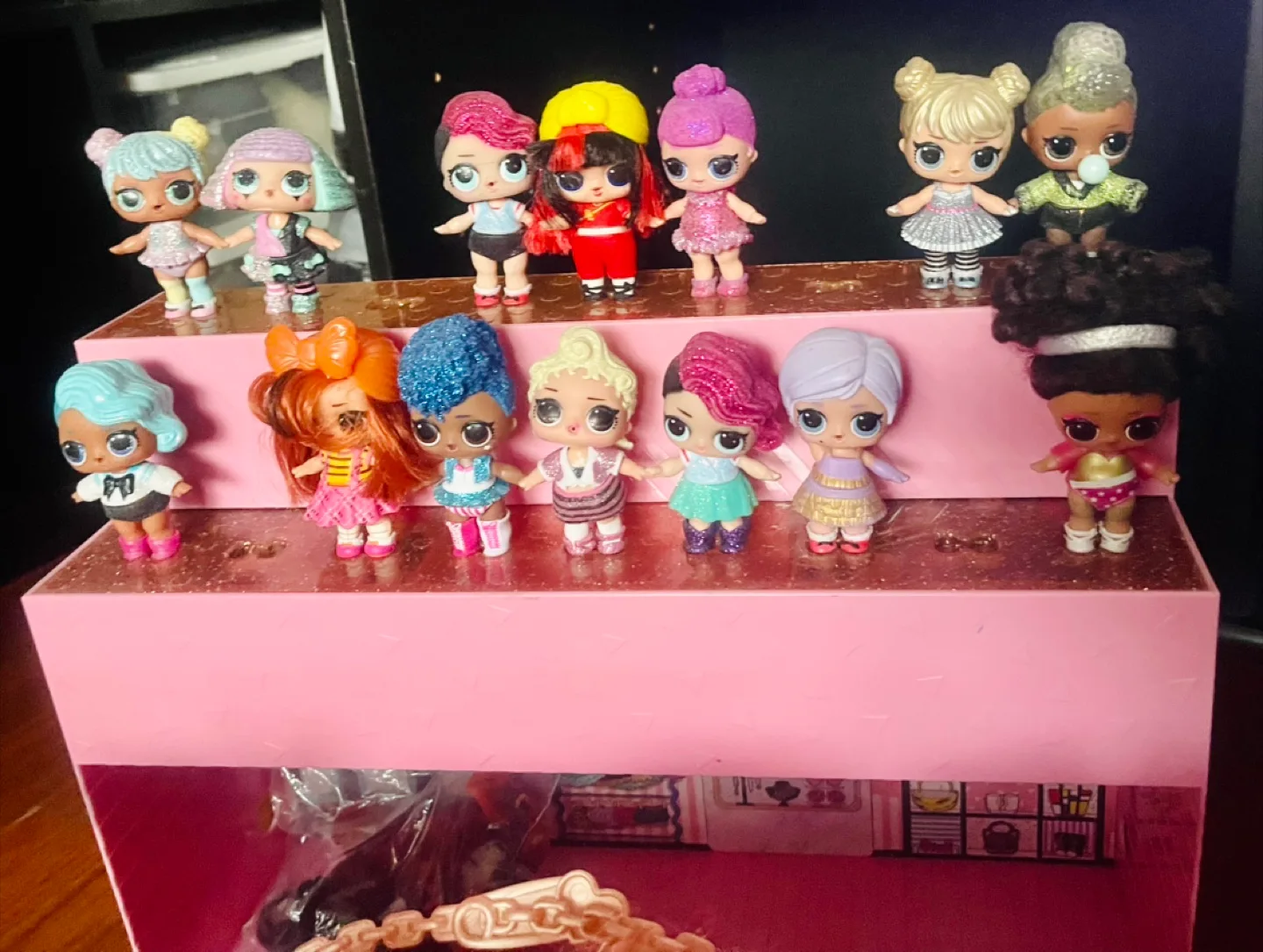 LOL Surprise! Playset, with Multi-Tier Display Stand image indicator(9)