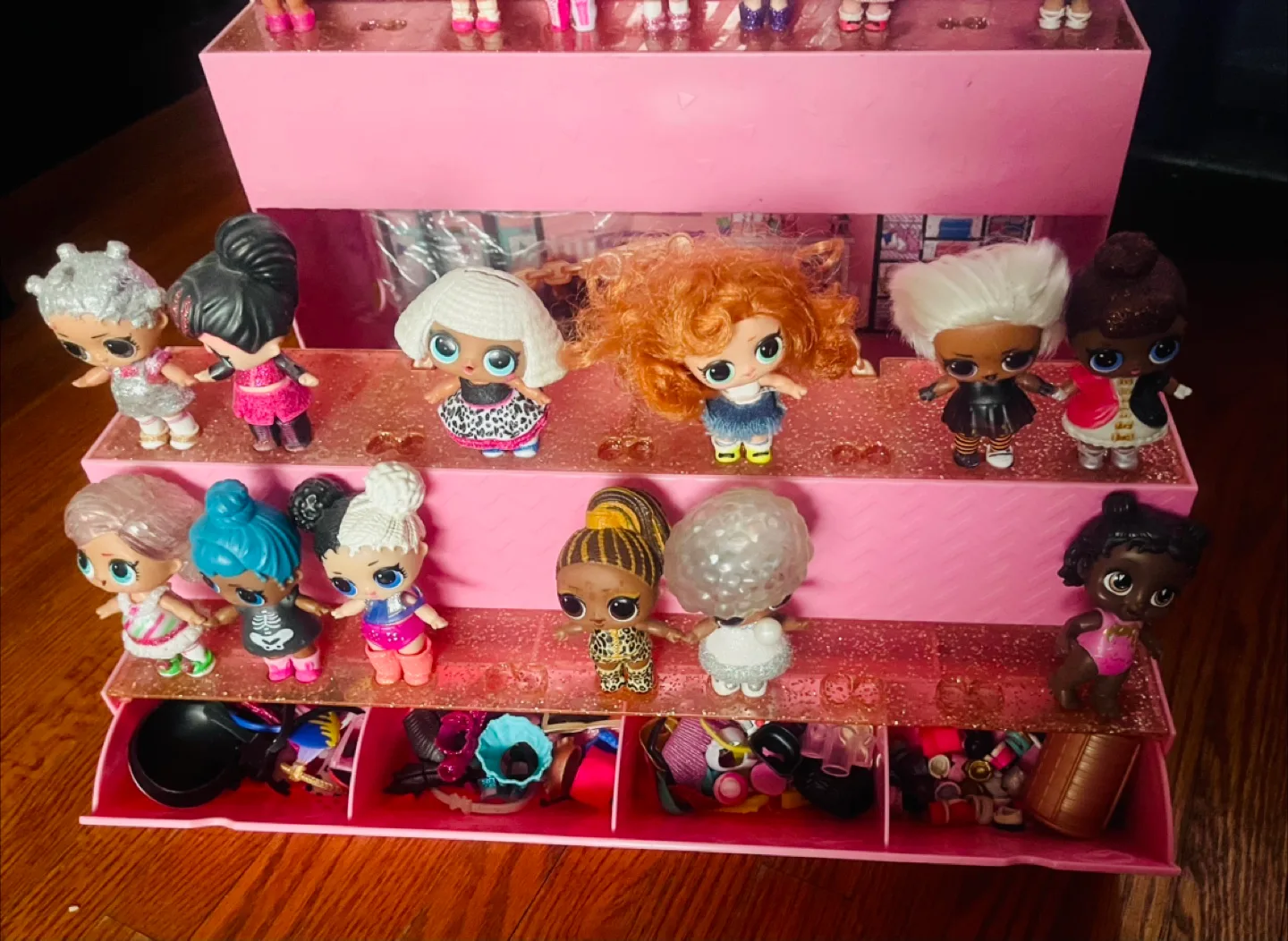 LOL Surprise! Playset, with Multi-Tier Display Stand image indicator(10)