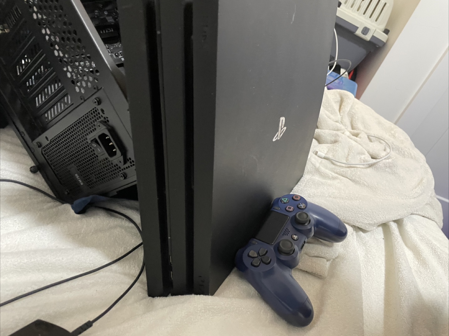 PlayStation 4 Console(send offers) - photo 2