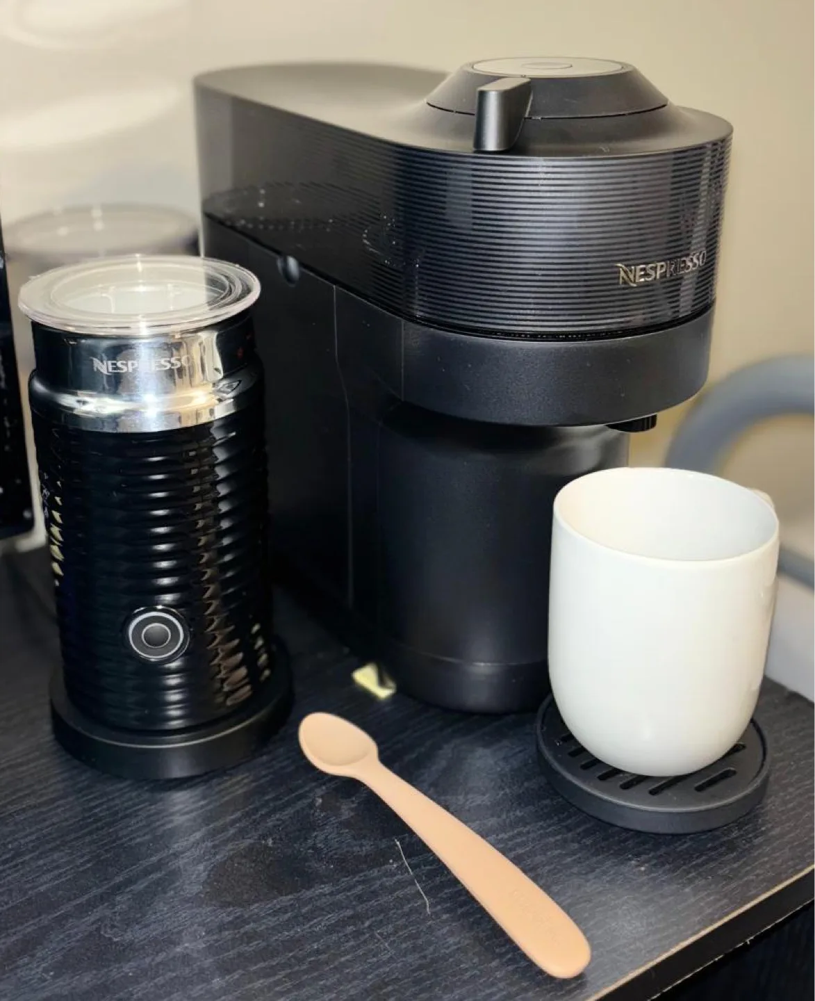 Moving Sale, Nespresso Coffee Machine + Aeroccino Milk Frother image indicator(3)