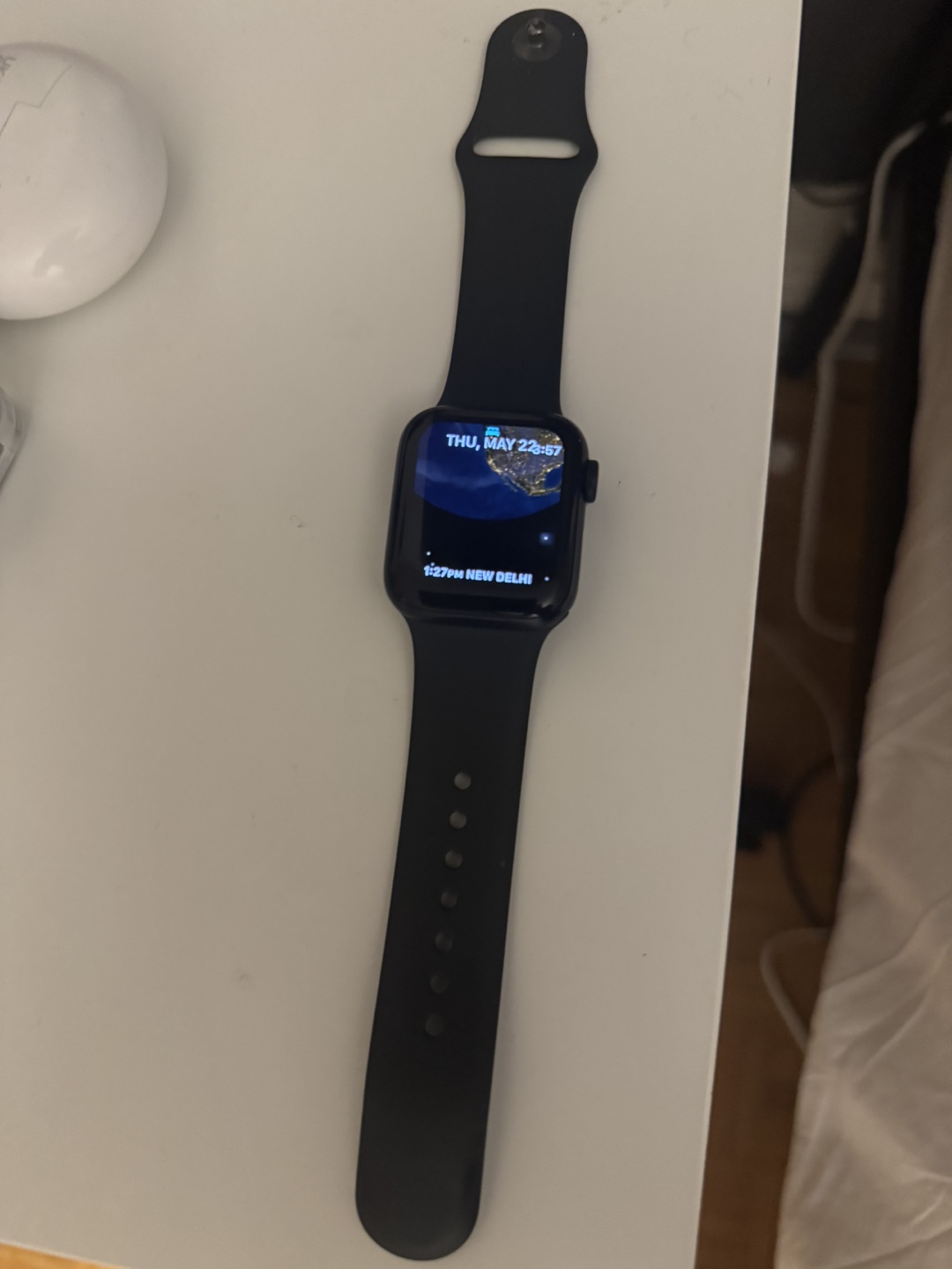Apple Watch Series SE 2nd gen- 40mm - Space Grey - photo 2