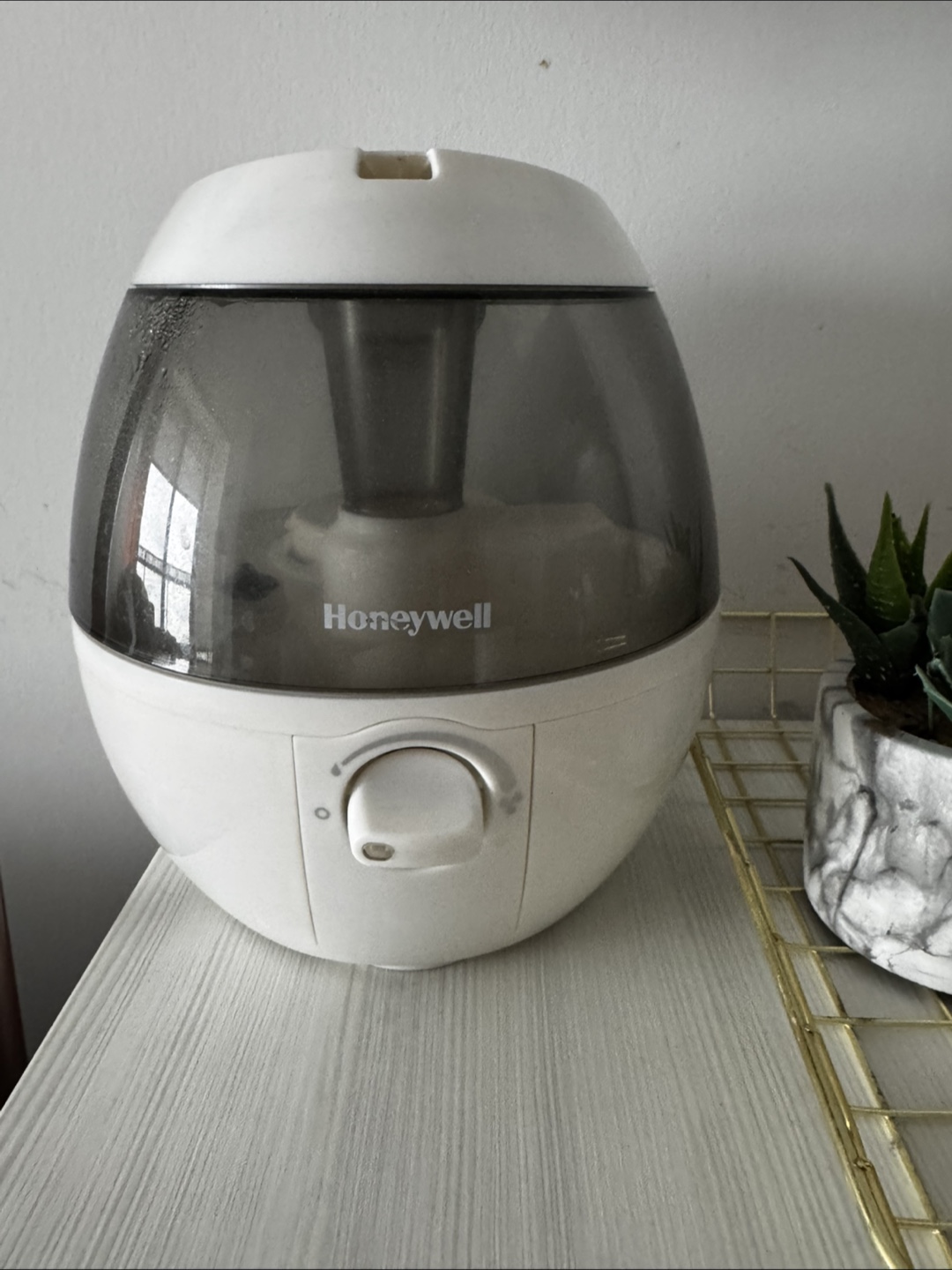 Honeywell Ultrasonic Cool Mist Humidifier and Acare Humidifier