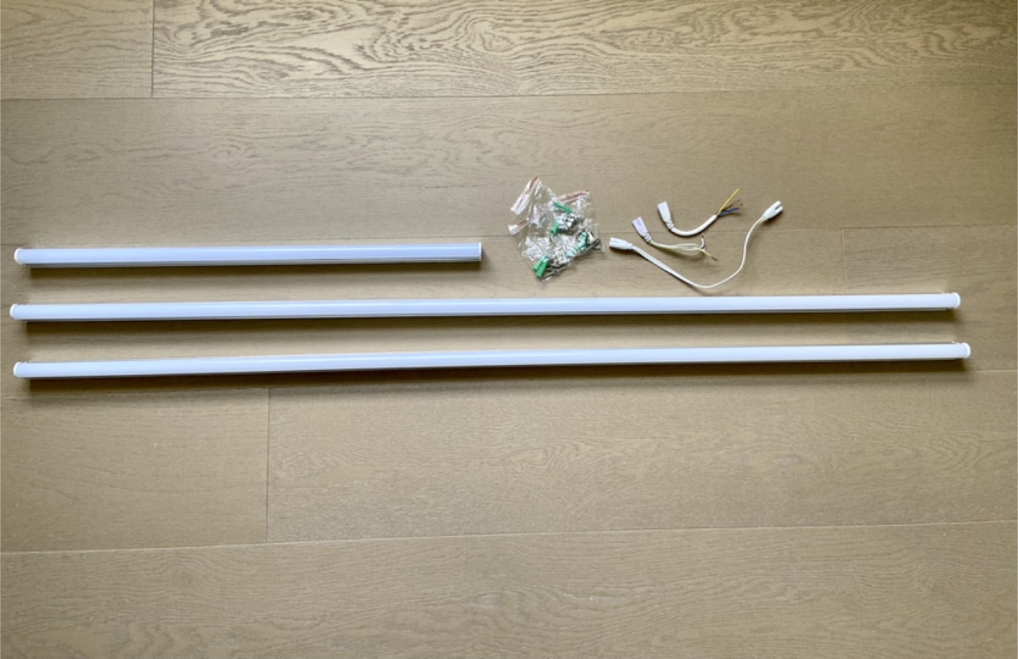 LED T5 Tube Lights 6000K (3 available)