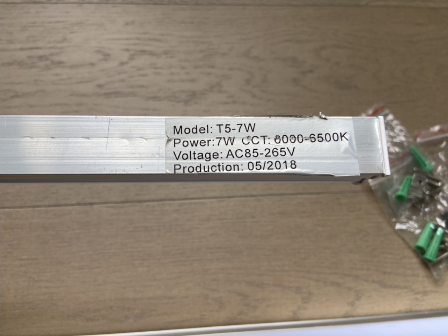LED T5 Tube Lights 6000K (3 available) - photo 4