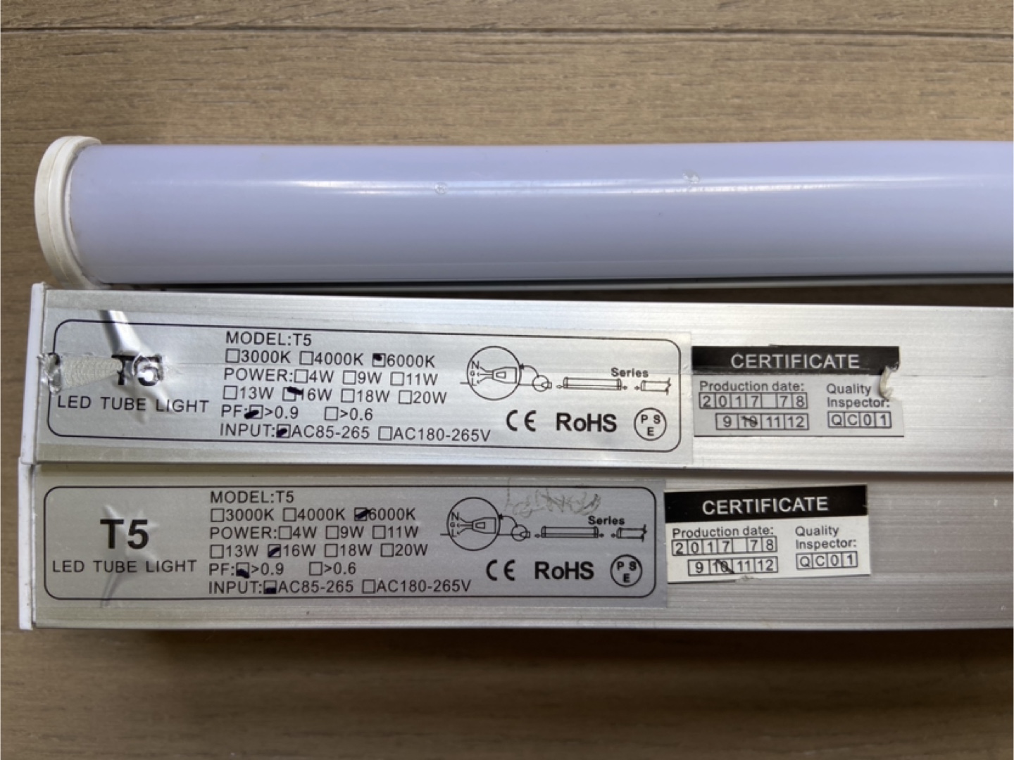 LED T5 Tube Lights 6000K (3 available) - photo 3