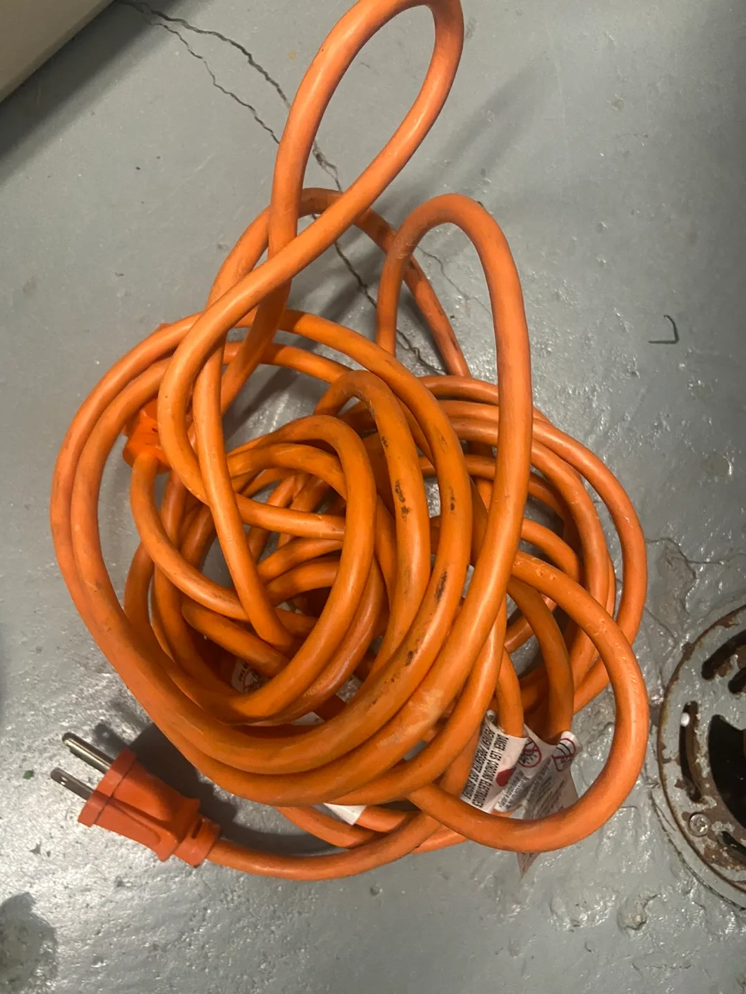 Assorted Cables and Extension Cords image indicator(2)