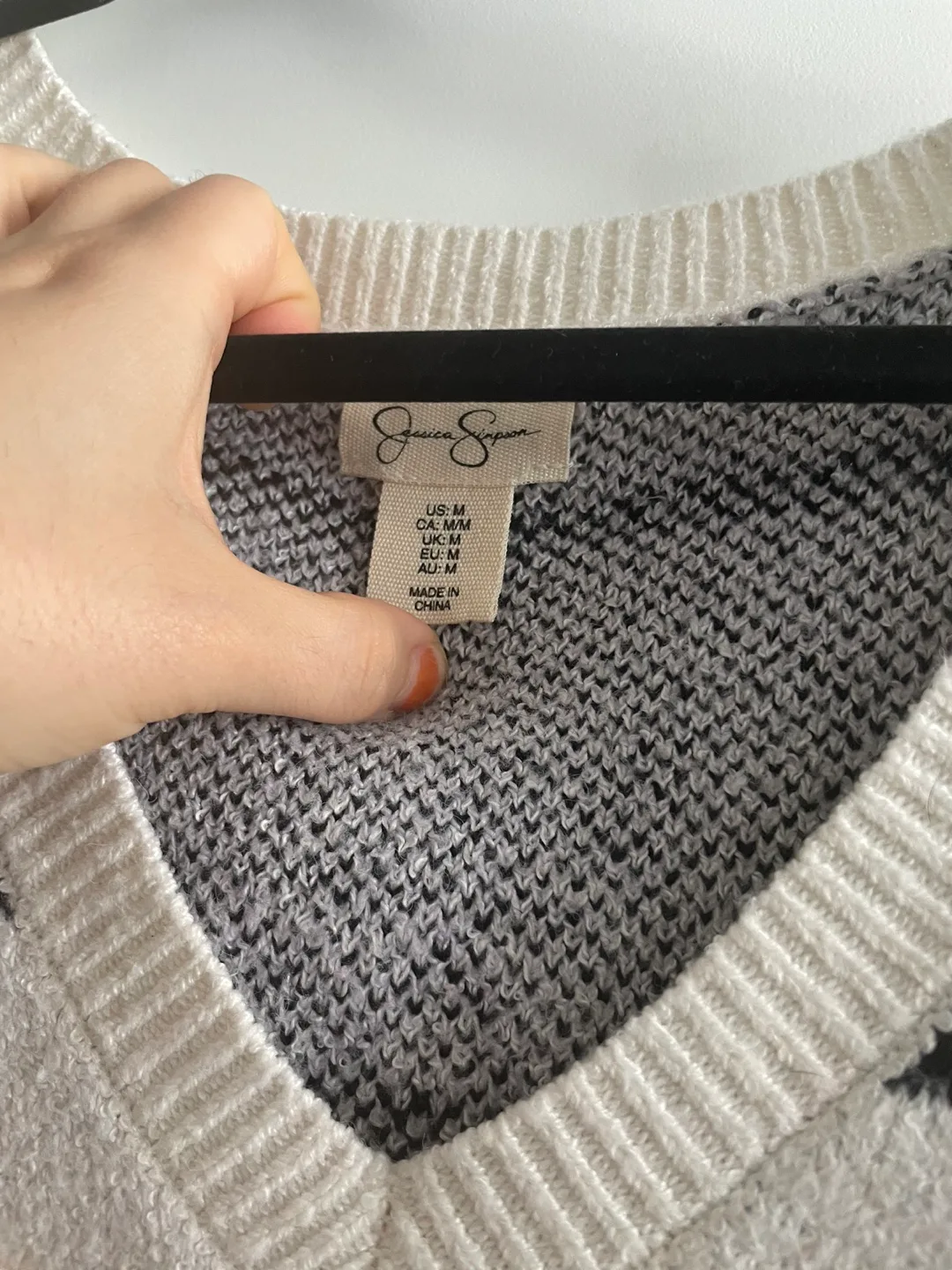 Jessica Simpson super warm V-Neck Sweater image indicator(2)