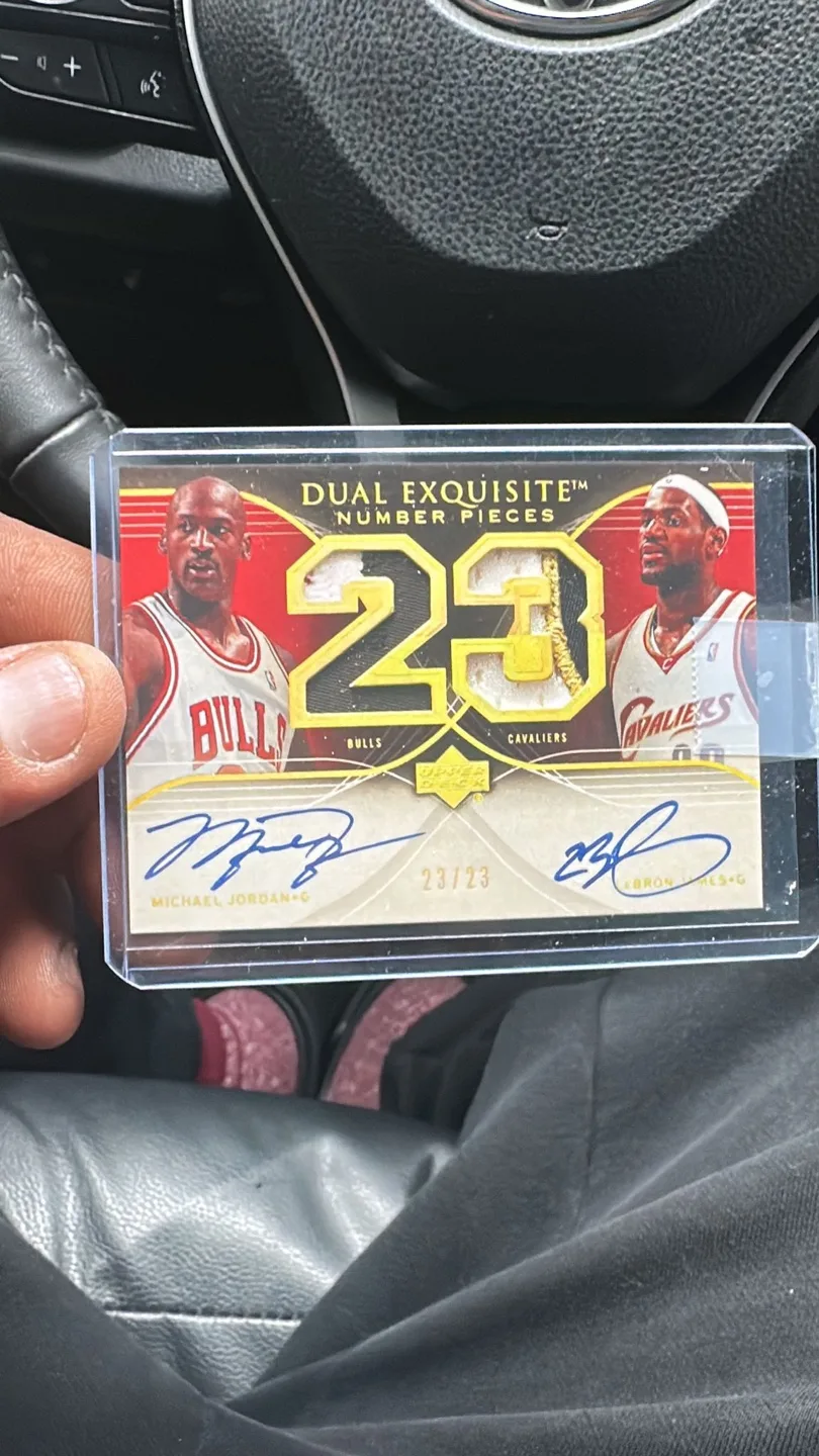 Michael Jordan & LeBron James Dual  Autographed Card #23/23 image indicator(3)