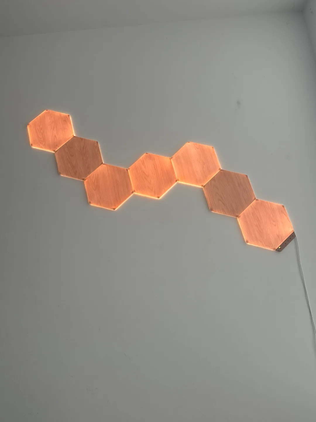 8lite Hexagon LED Wall Light - 7 Panels image indicator(2)