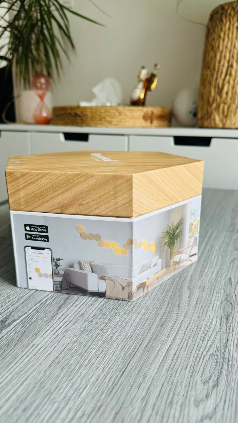 8lite Hexagon LED Wall Light - 7 Panels image indicator(8)