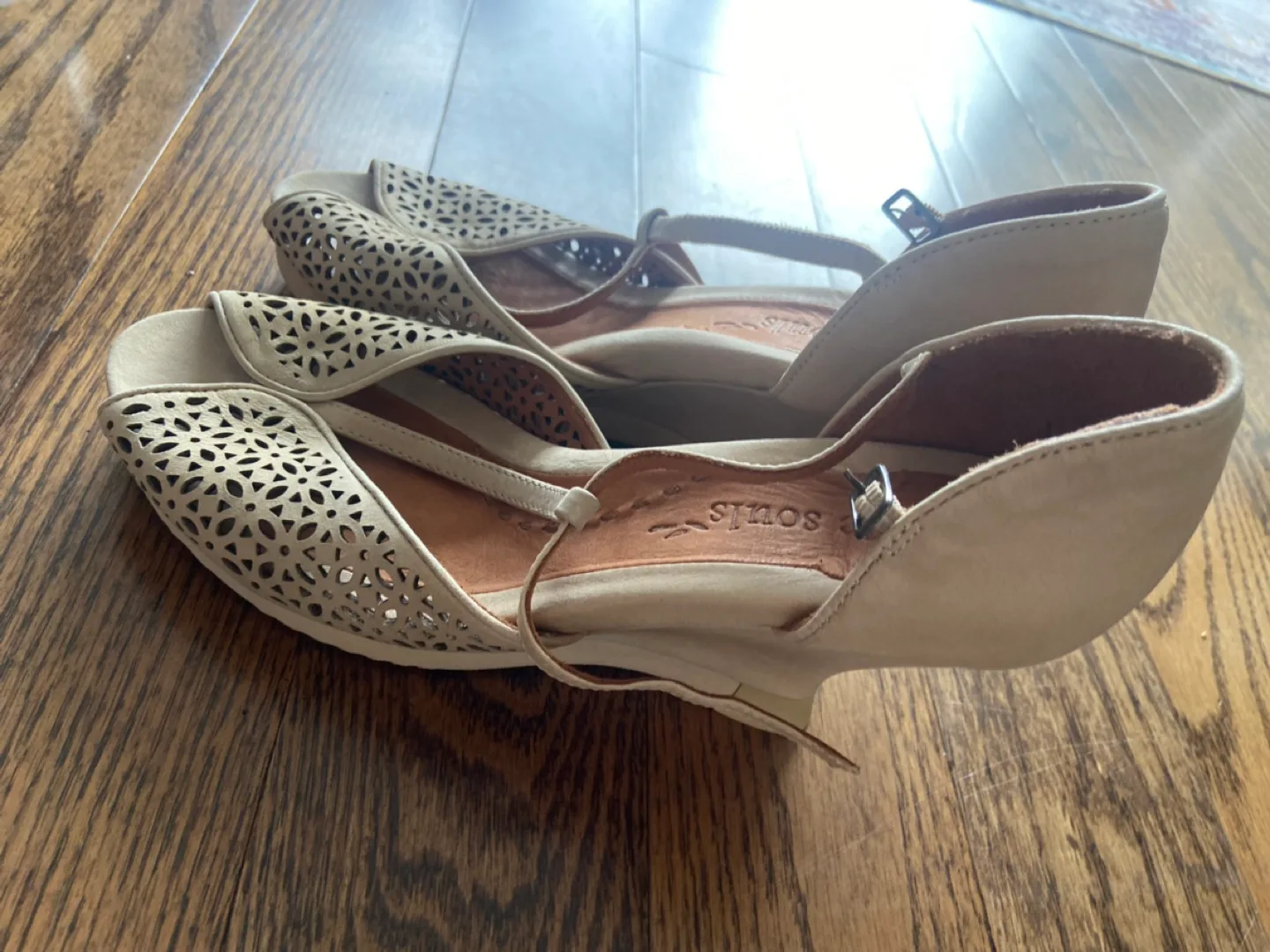 Stylus Women's Beige Laser Cut Wedge Sandals image indicator(4)