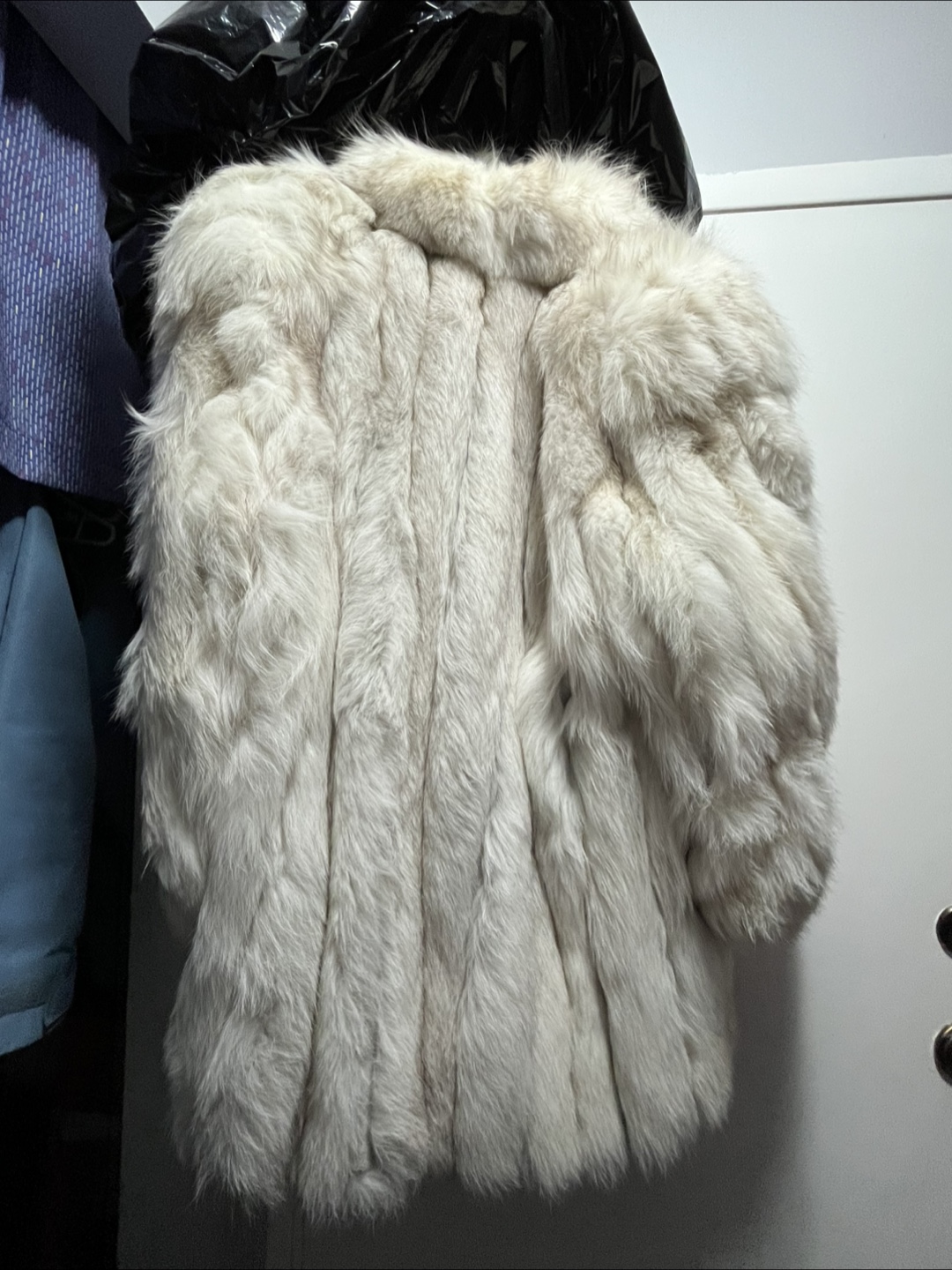 Vintage White Fox Fur Coat - photo 4