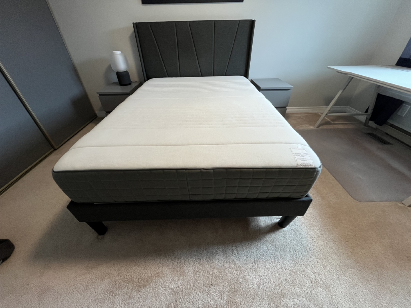 Bed with mattress - photo 4