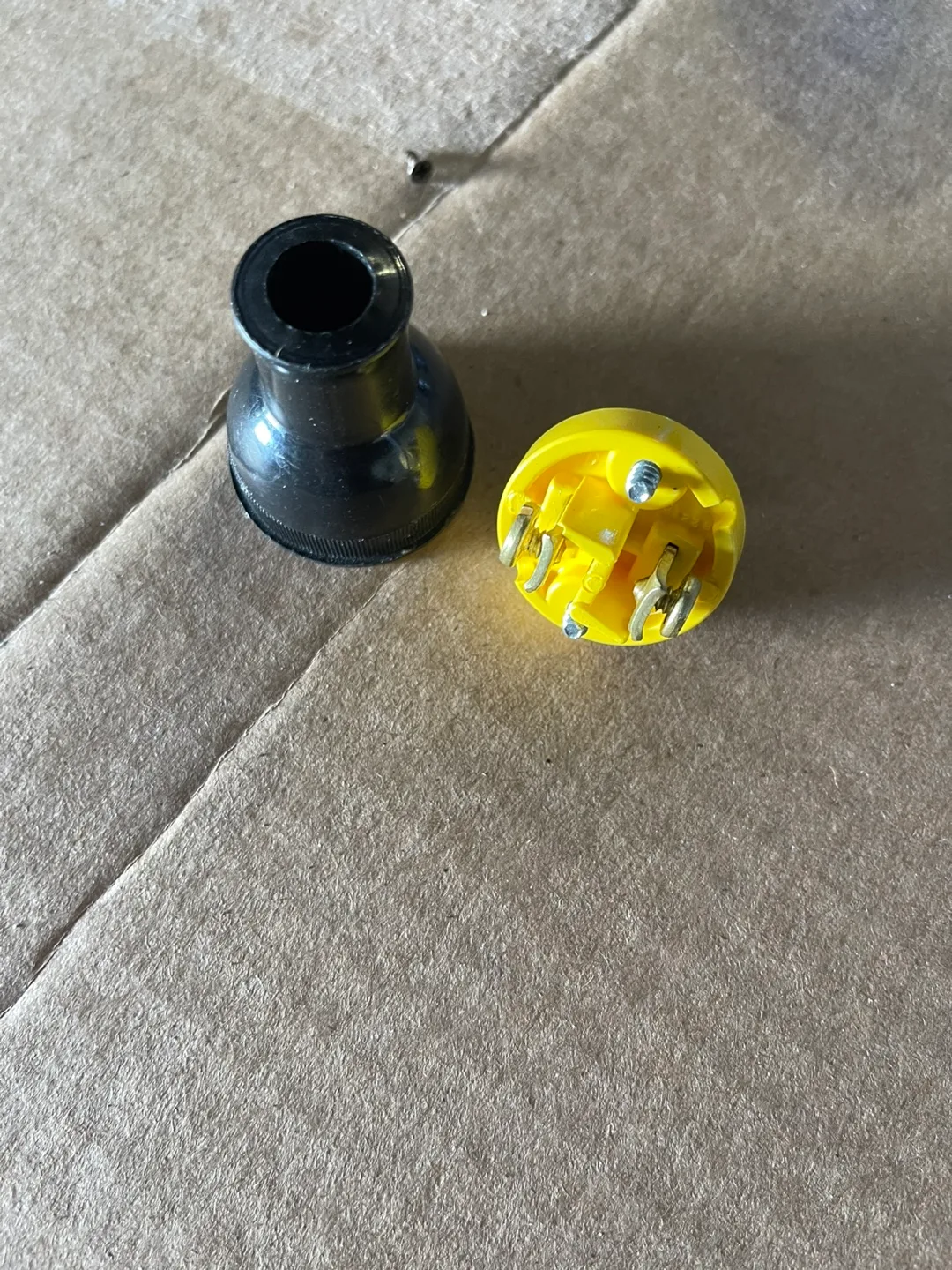 Cooper Industries 15A 125V 2-prong plug image indicator(3)