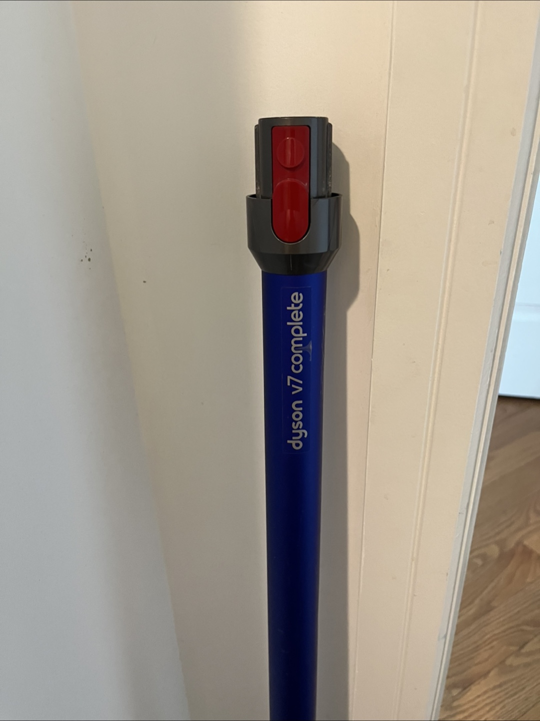 Dyson V7 Complete Cordless Vacuum Cleaner - photo 2