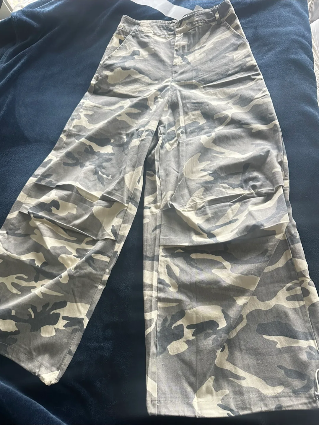 Camouflage Wide-Leg Pants with Drawstrings image indicator(4)