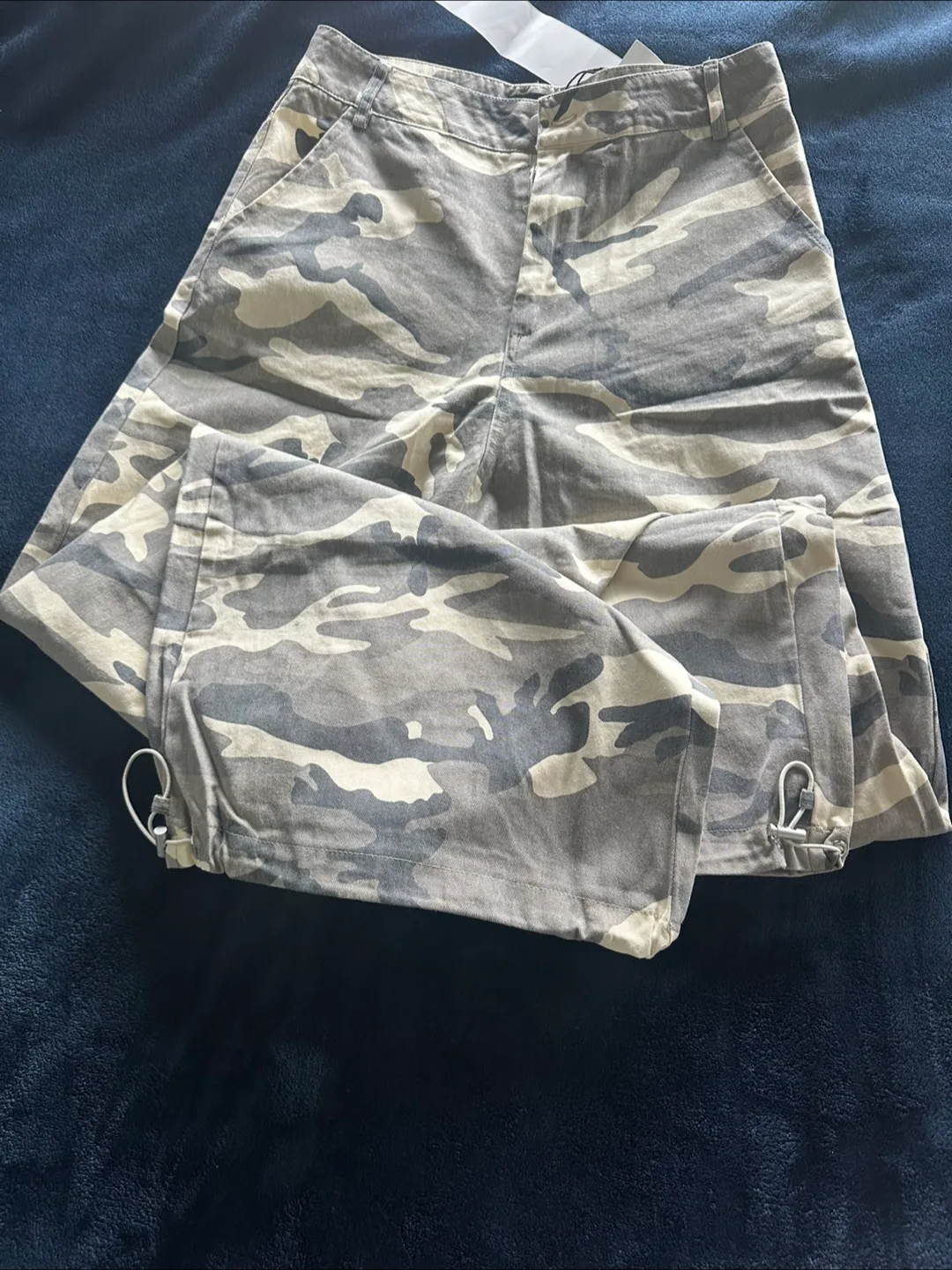 Camouflage Wide-Leg Pants with Drawstrings image indicator(2)