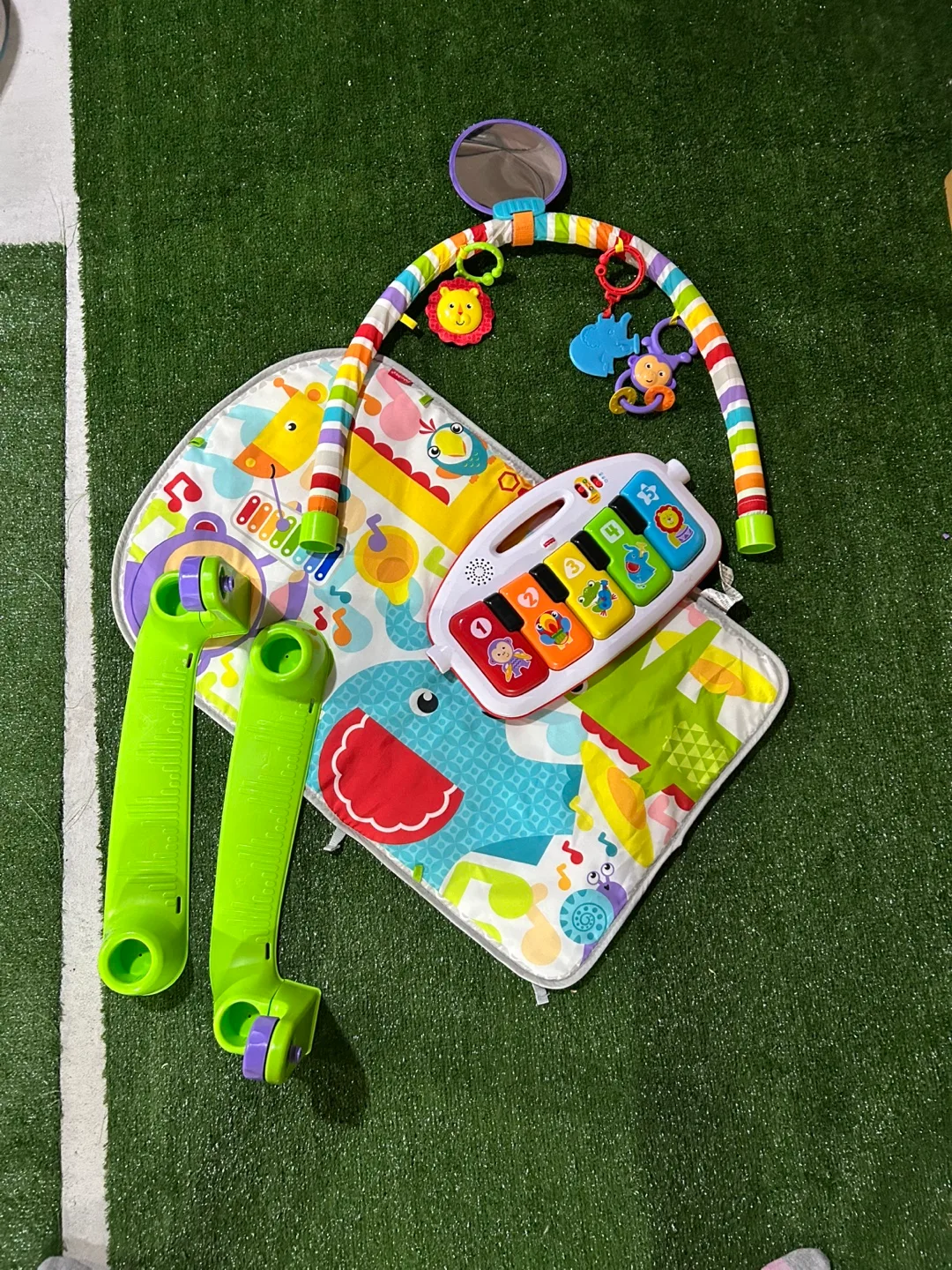 Fisher-Price Baby Playmat Deluxe Kick & Play Piano Gym thumbnail
