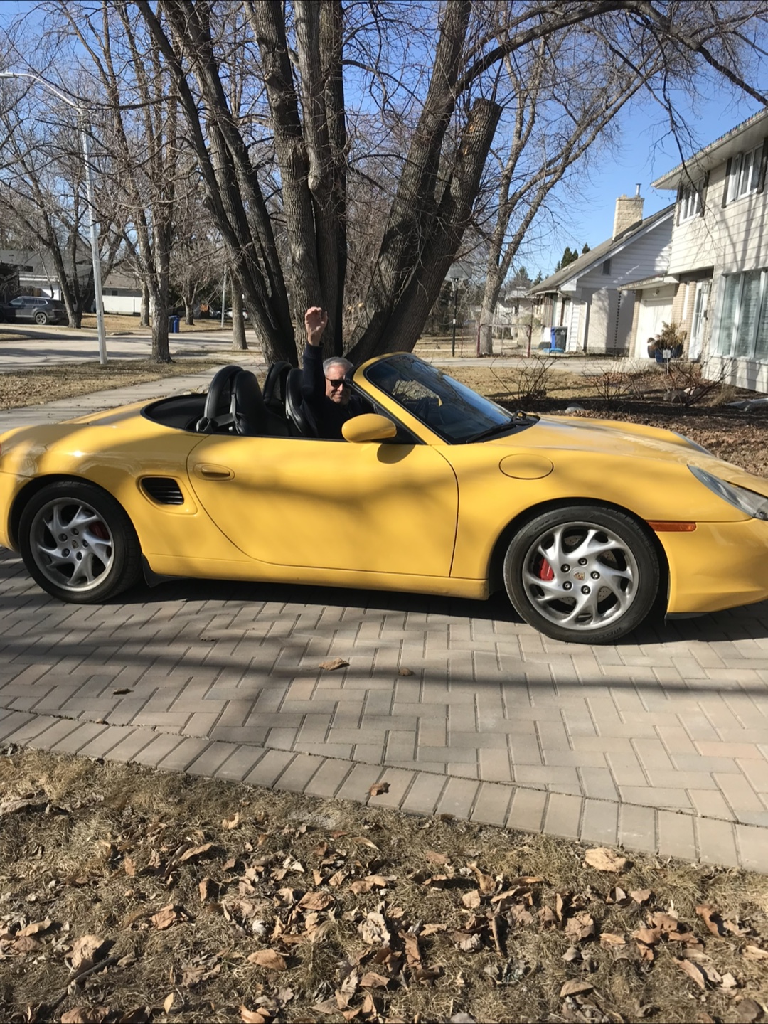 Porsche Boxster Convertible - Yellow - photo 2