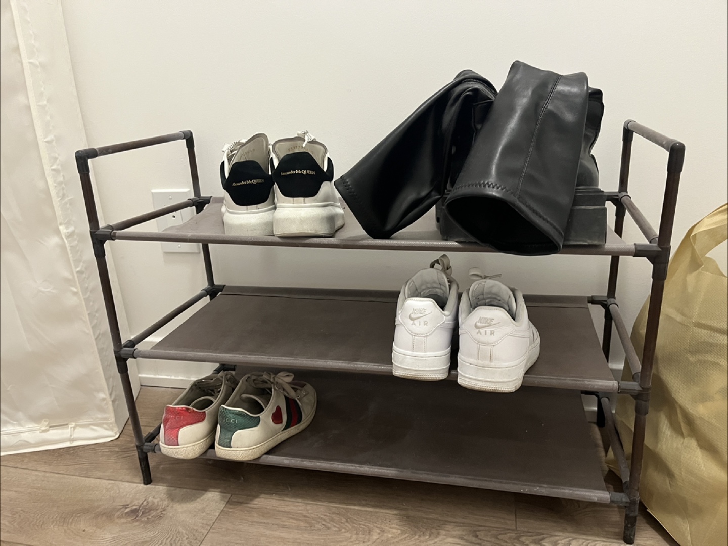 Shoe rack