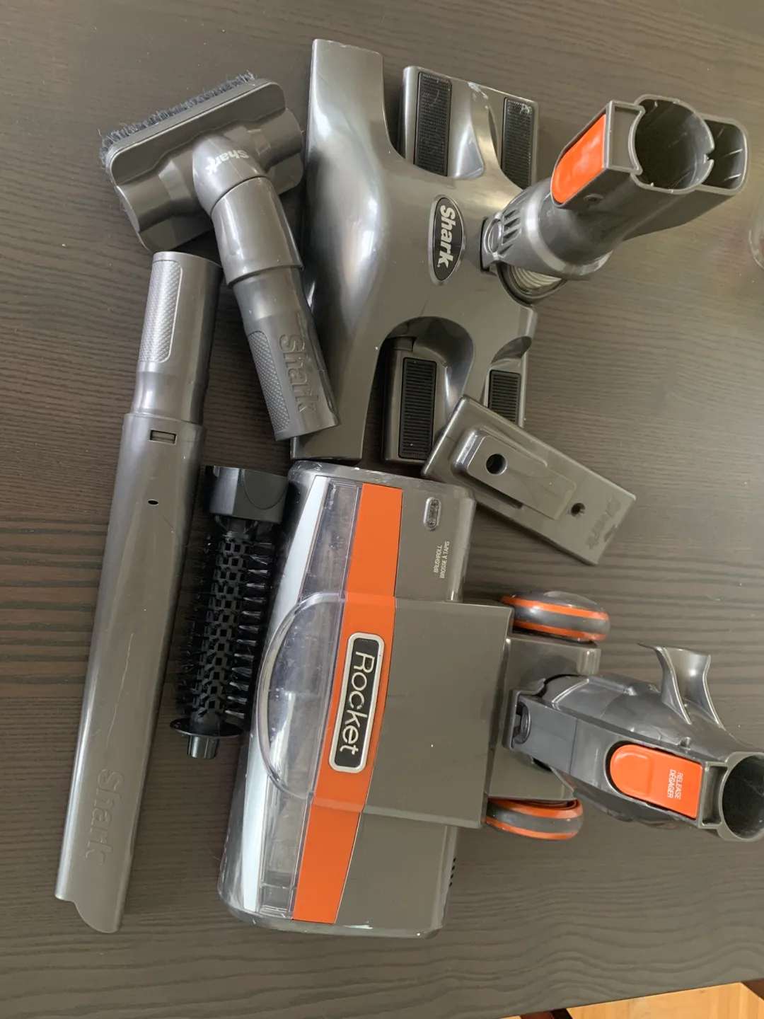 Shark Rocket HV301C-26 Cordless Vacuum Cleaner thumbnail