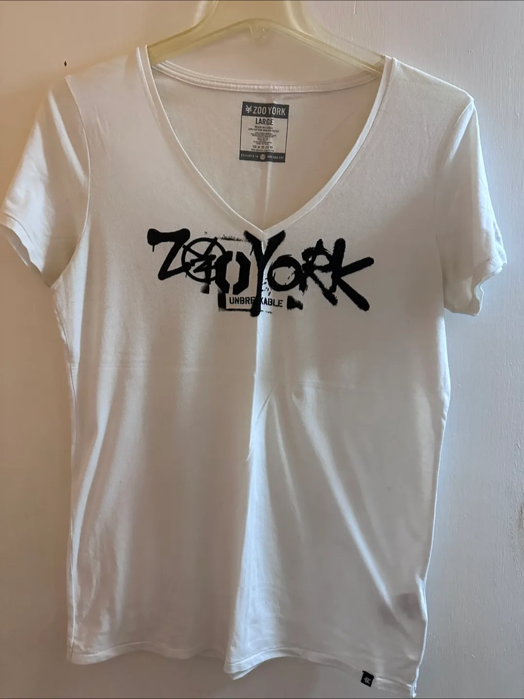 Zoo York Unbreakable women V-Neck T-Shirt size Large thumbnail