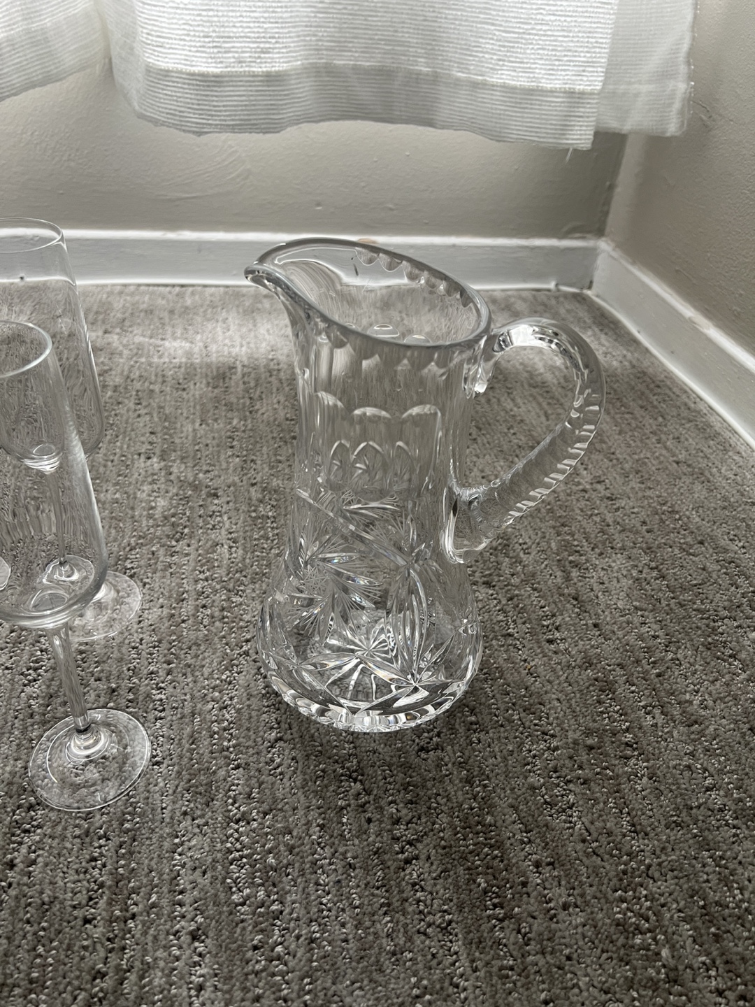 Glassware set 8-pieces (coupe, wine, flute, pitcher, vase) - photo 4