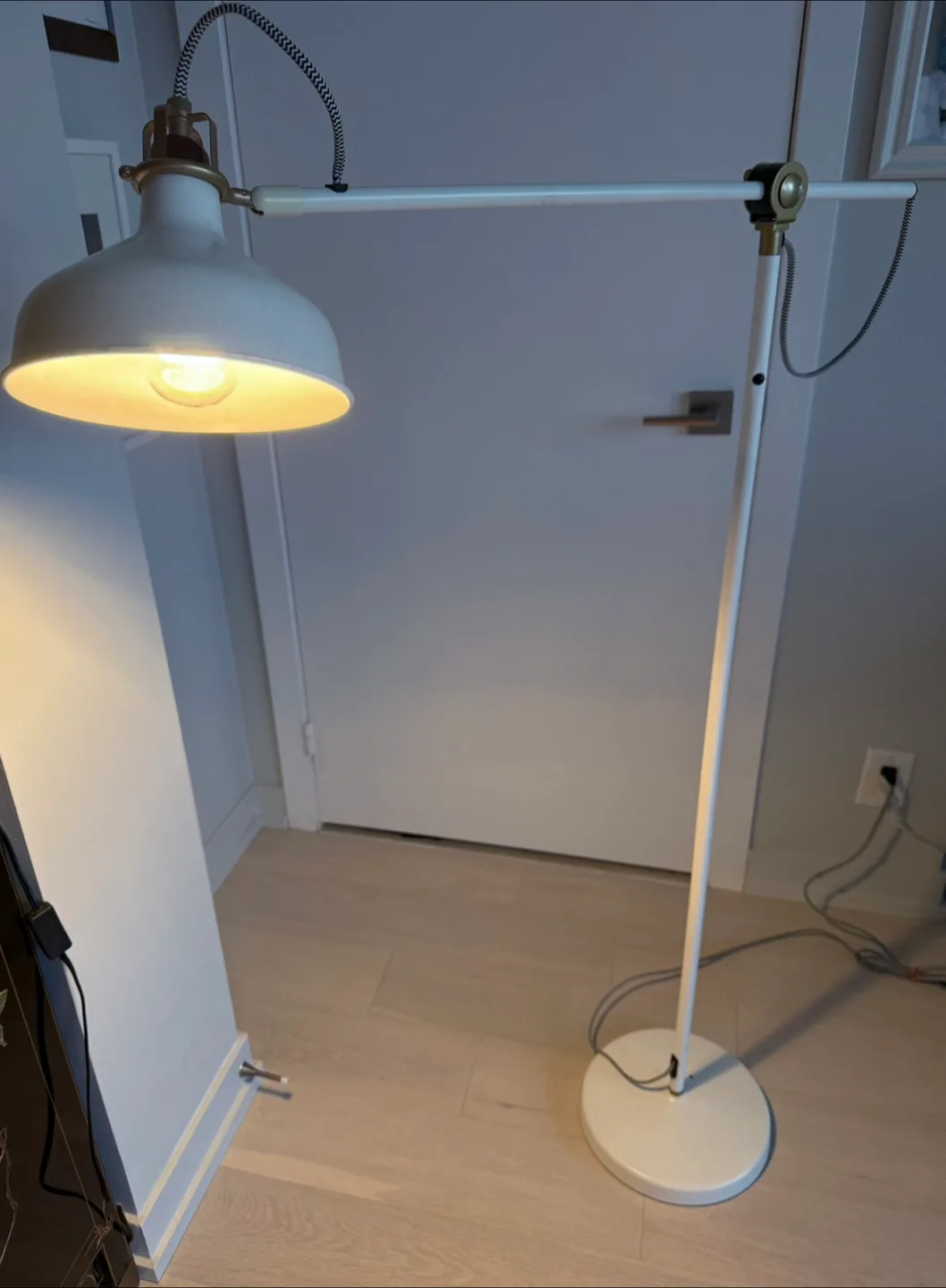 White and Brass Adjustable Floor Lamp image indicator(3)