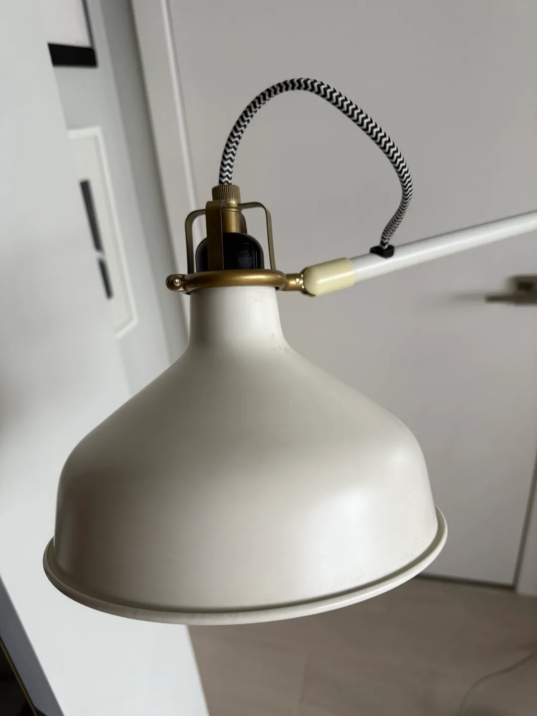 White and Brass Adjustable Floor Lamp image indicator(2)