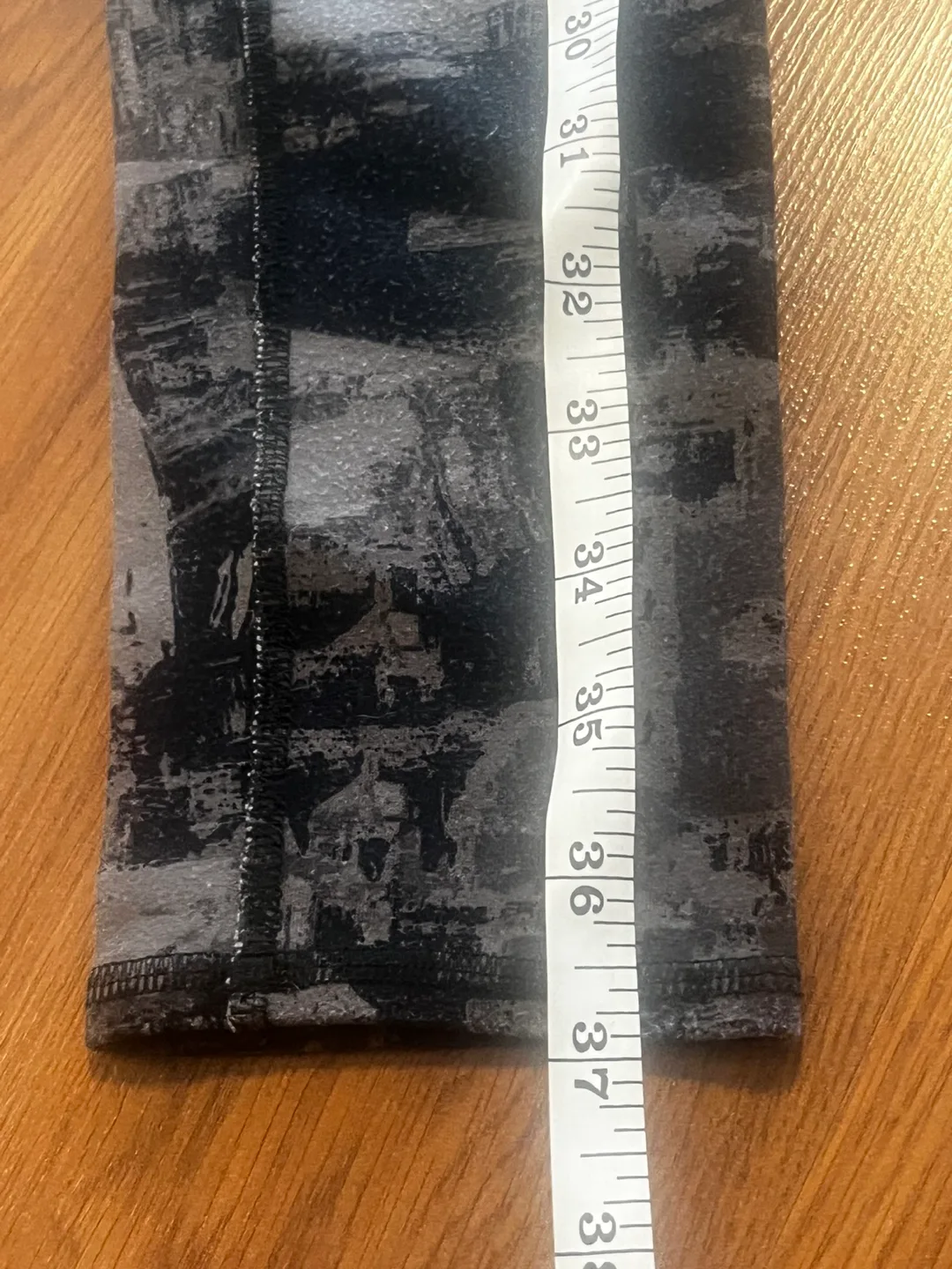 Alo Yoga Leggings - Size Small - Abstract Print image indicator(5)