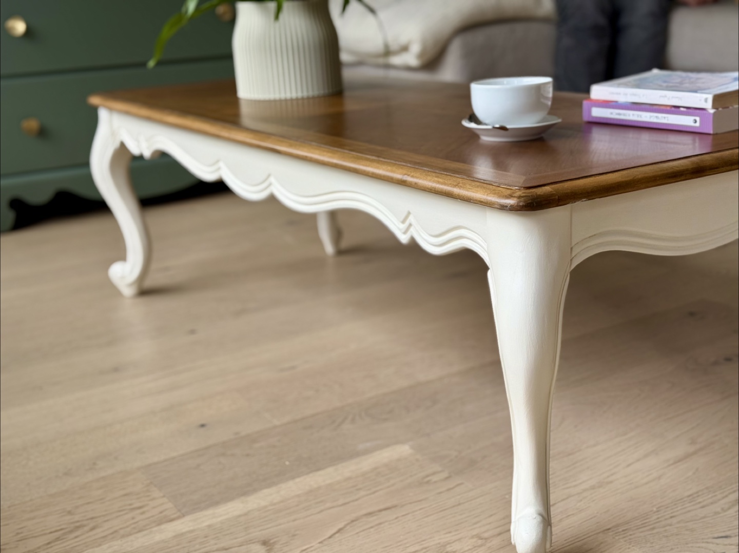 French Provincial Style Coffee Table - photo 4