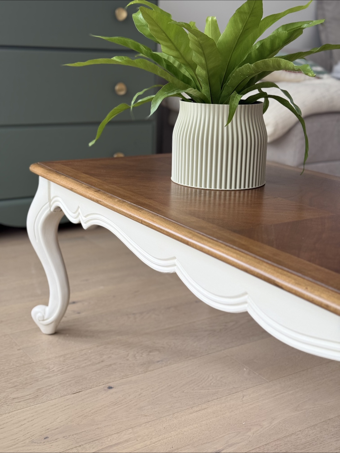 French Provincial Style Coffee Table - photo 2