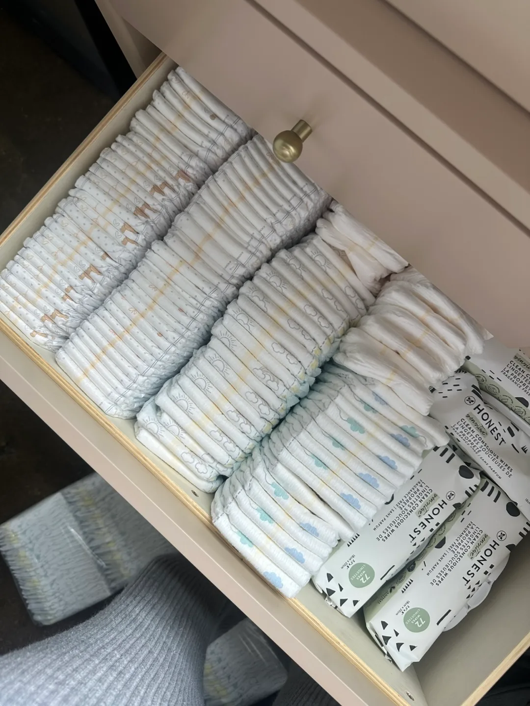 Newborn Diapers - Huggies & Pampers #freecycle thumbnail
