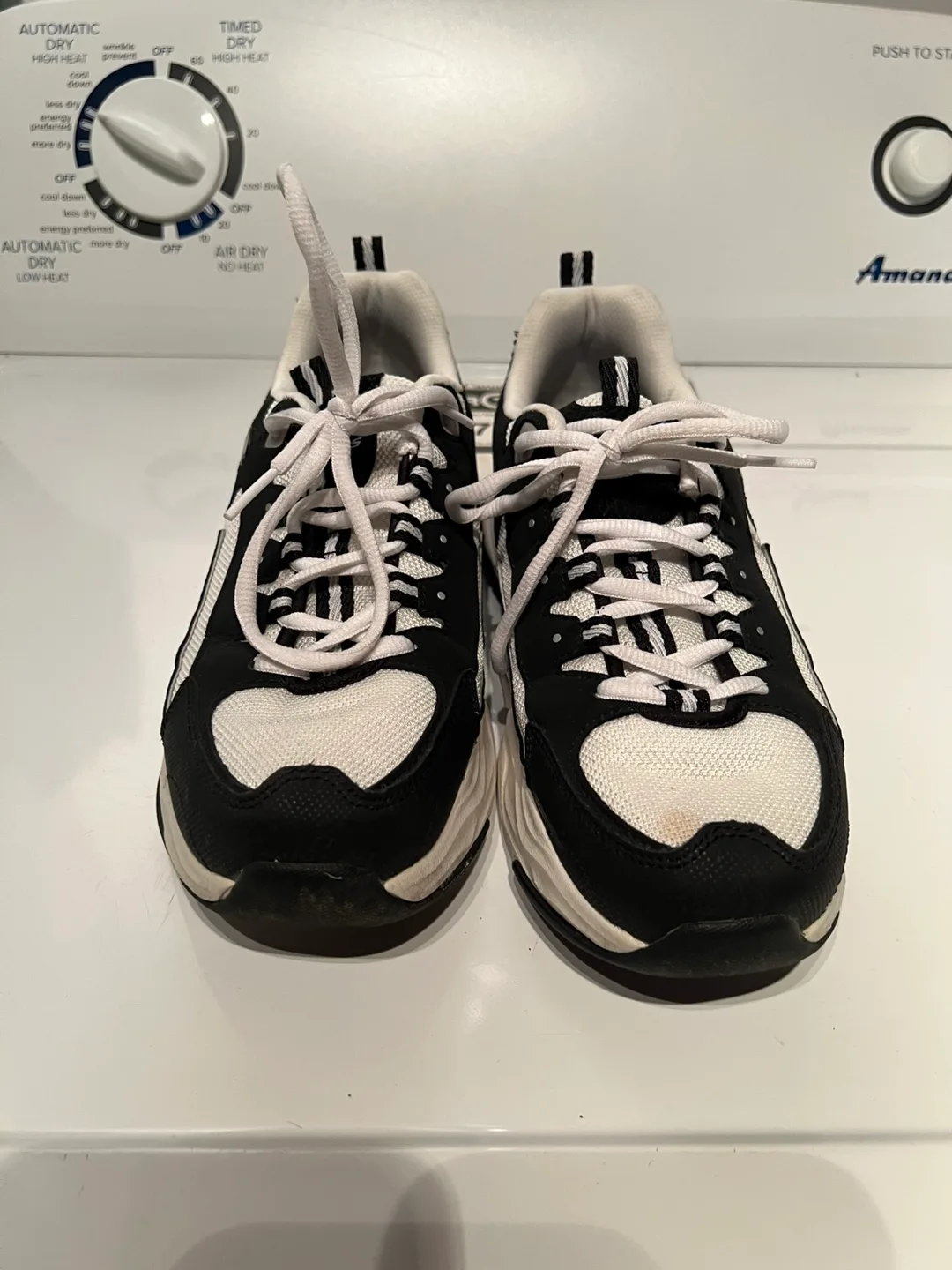 Skechers Women's Size 9 Black and White Memory Foam Sneakers thumbnail